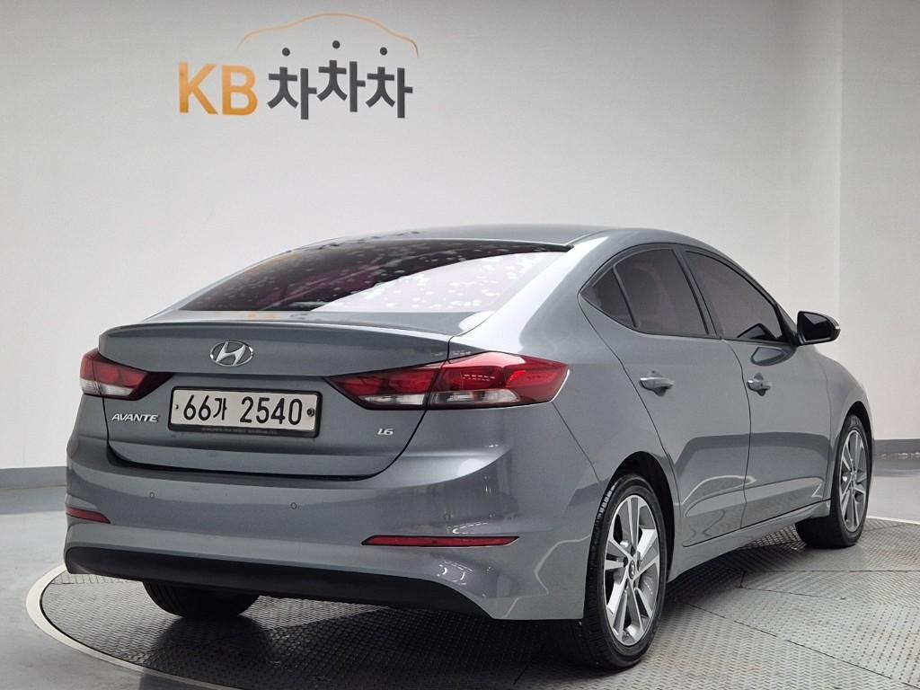 2018 HYUNDAI AVANTE AD 