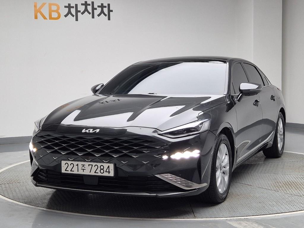 2022 KIA K8 