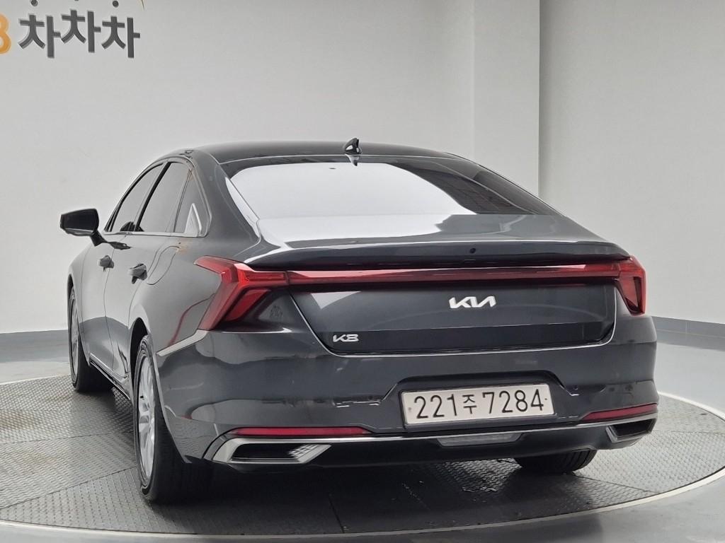 2022 KIA K8 