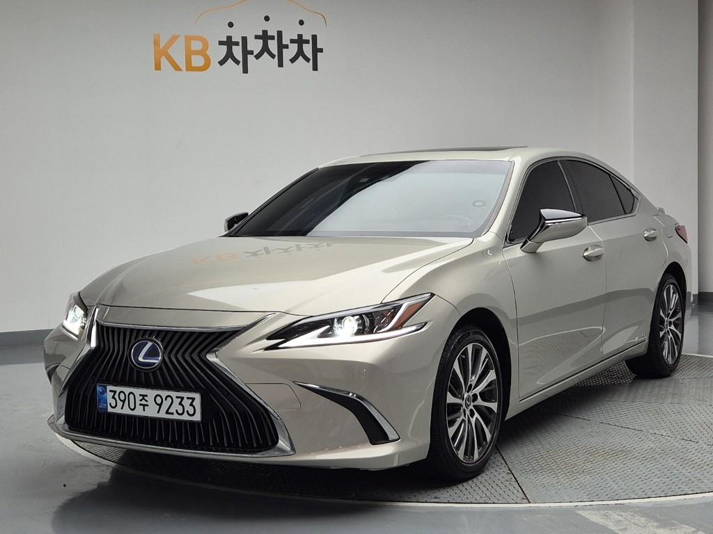 2019 LEXUS ES 