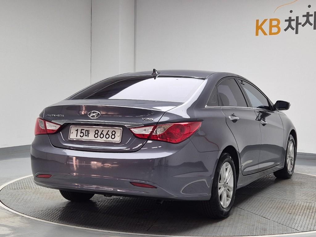 2010 HYUNDAI SONATA (YF) 