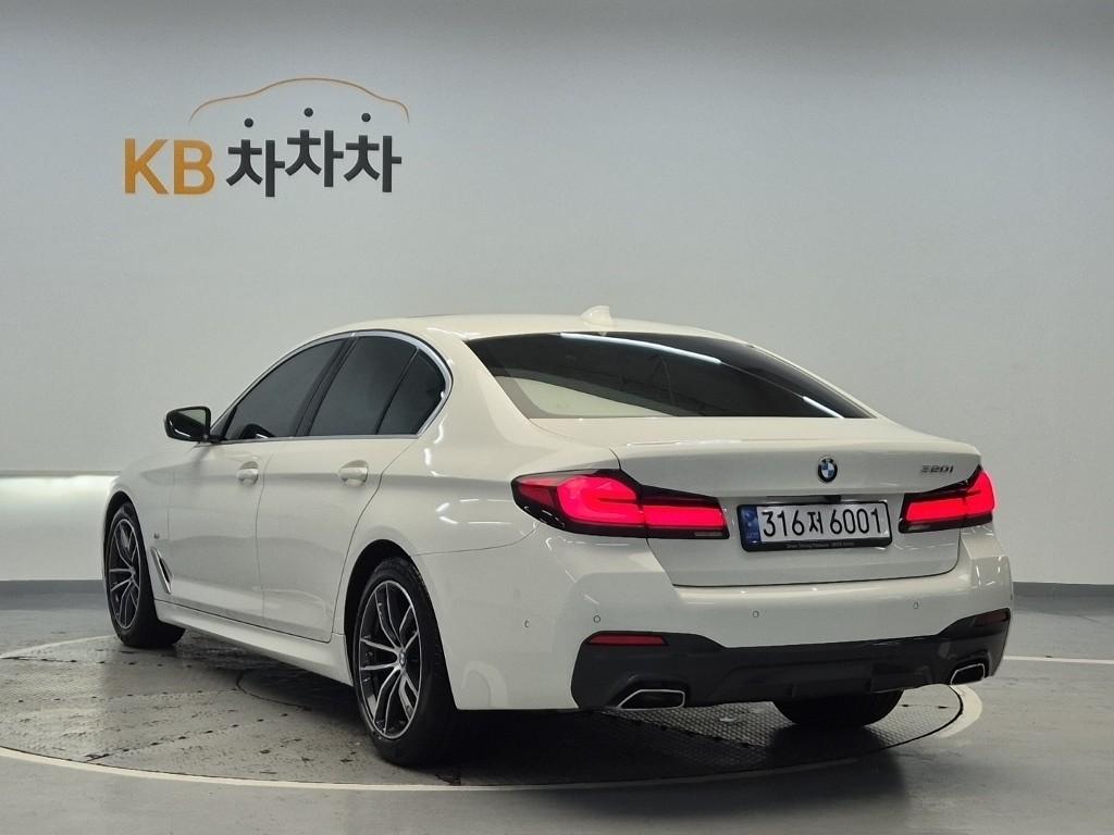 2022 BMW 5 SERIES (7Gen) 
