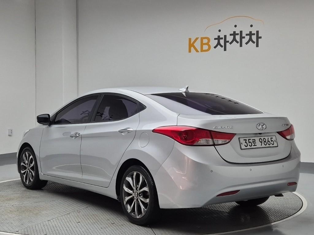 2013 HYUNDAI AVANTE MD 