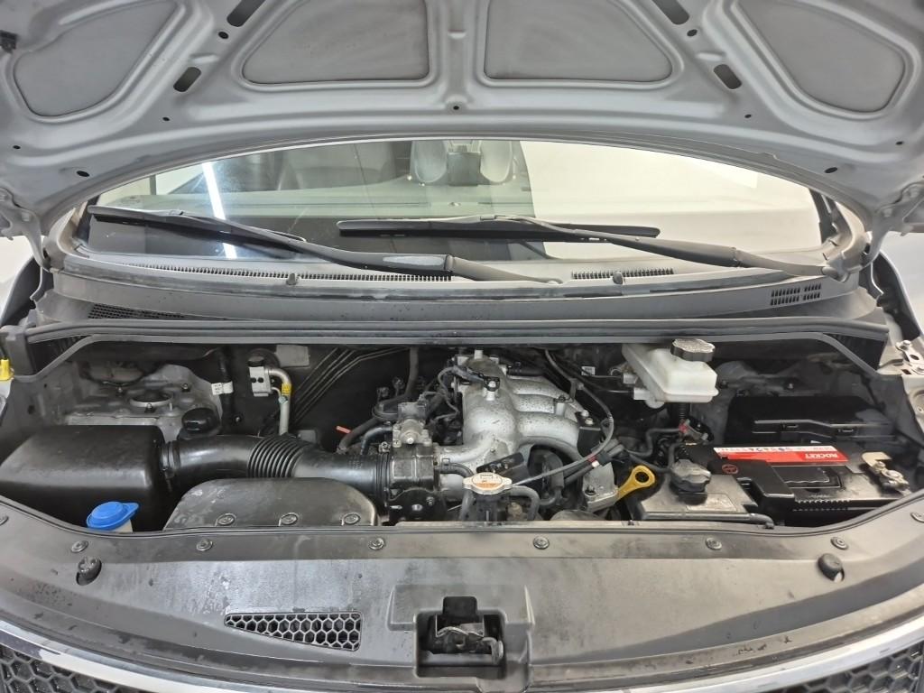 2013 HYUNDAI GRAND STAREX 