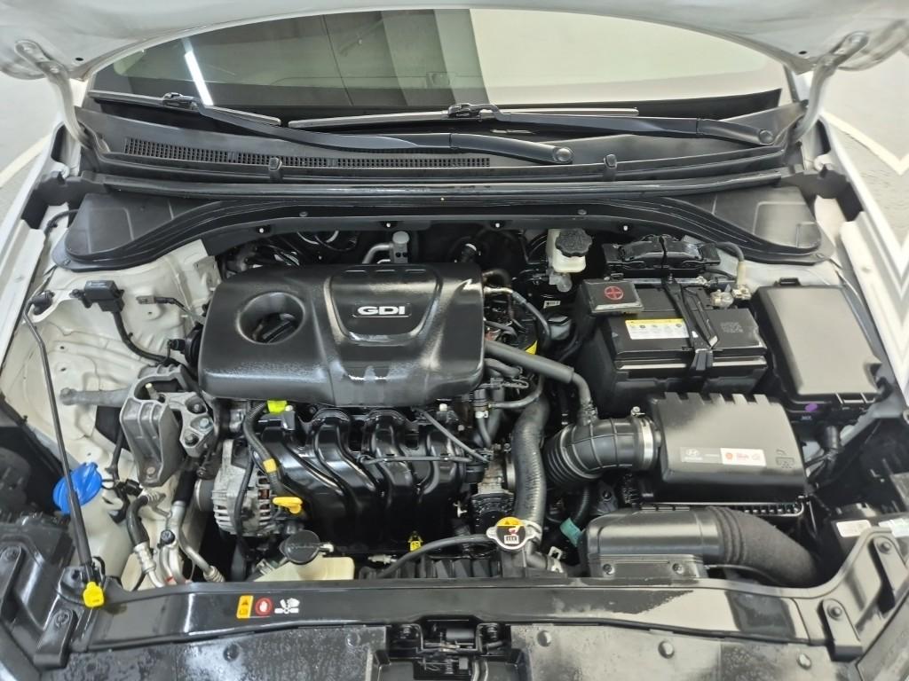 2016 HYUNDAI AVANTE AD 