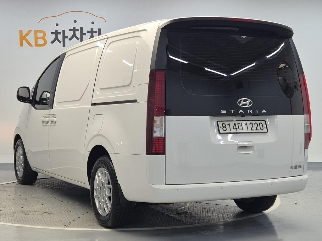2023 HYUNDAI STARIA 