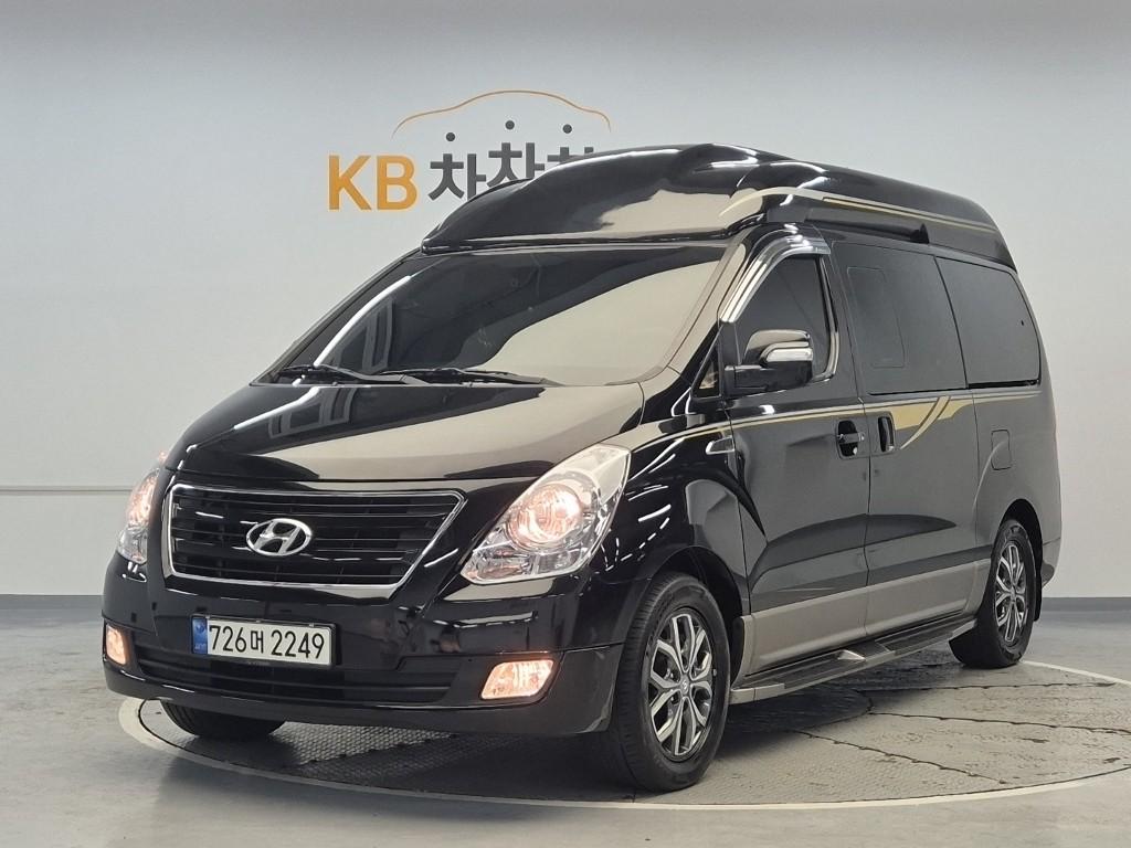 2018 HYUNDAI GRAND STAREX 