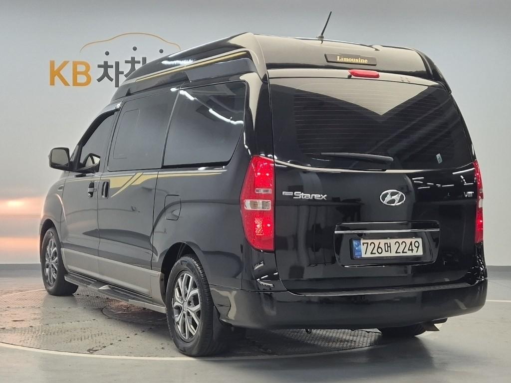 2018 HYUNDAI GRAND STAREX 