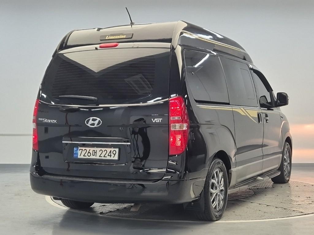 2018 HYUNDAI GRAND STAREX 