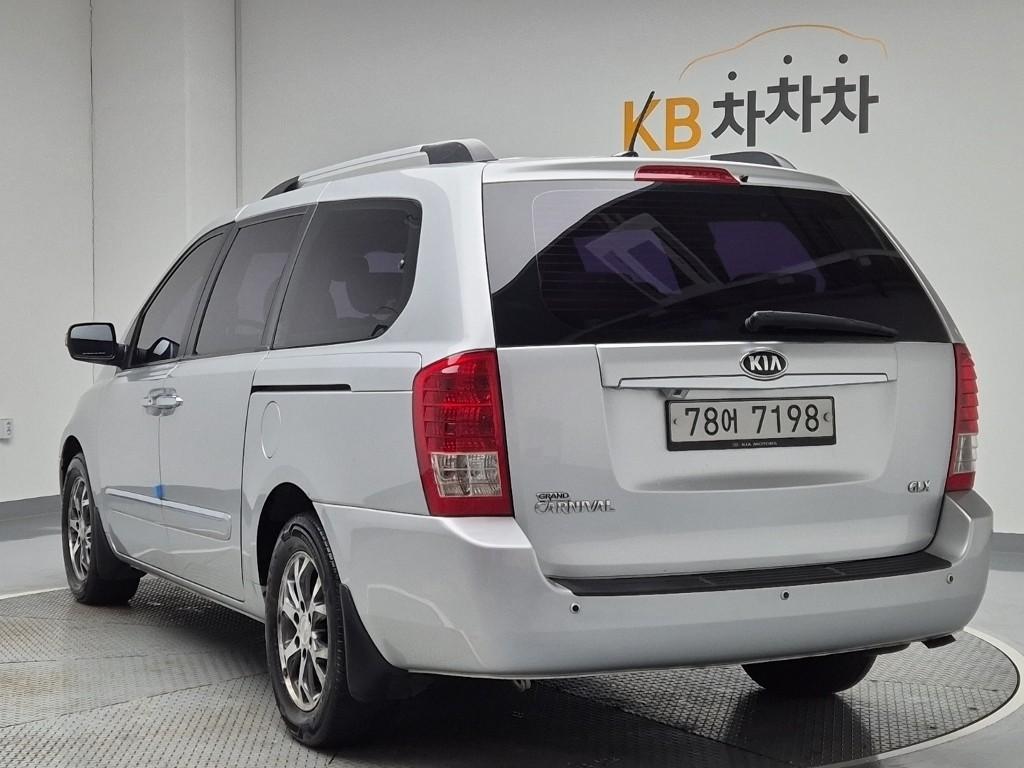 2014 KIA CARNIVAL R 