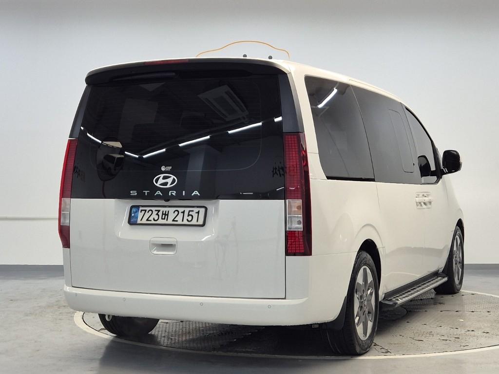 2025 HYUNDAI STARIA 