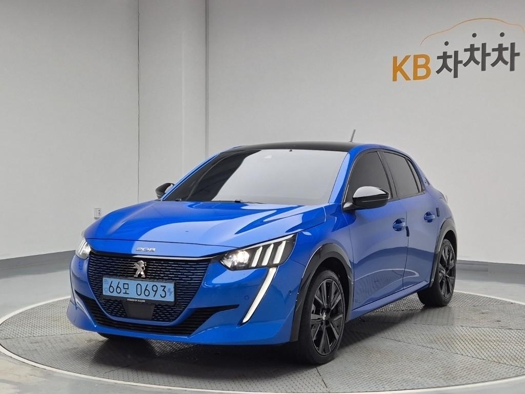 2023 PEUGEOT e-208 