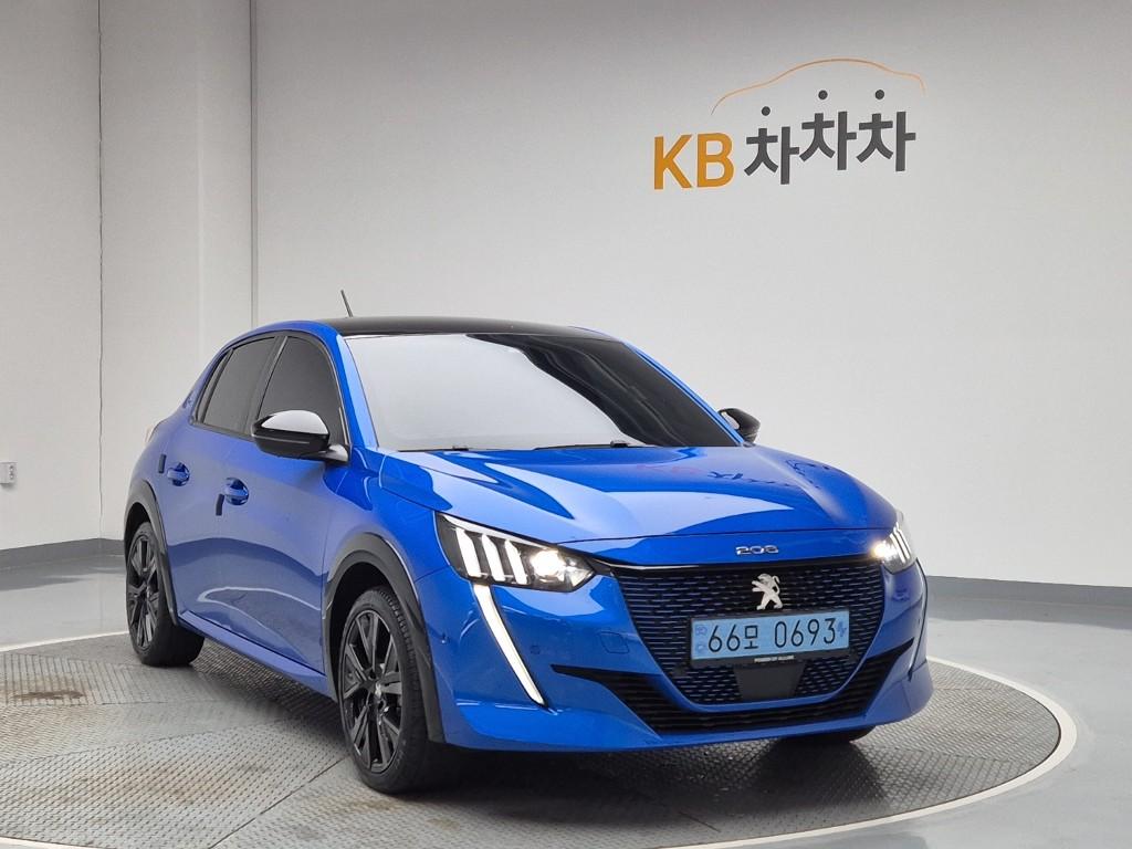 2023 PEUGEOT e-208 