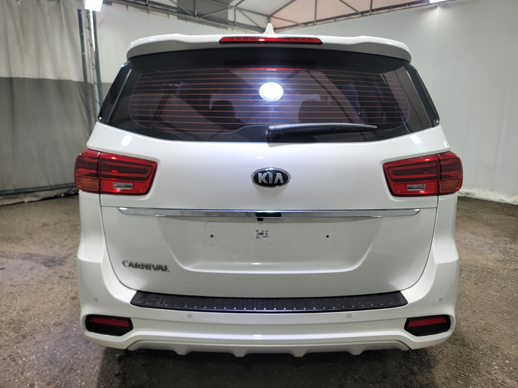 2020 KIA THE NEW CARNIVAL 9seat Diesel Luxury