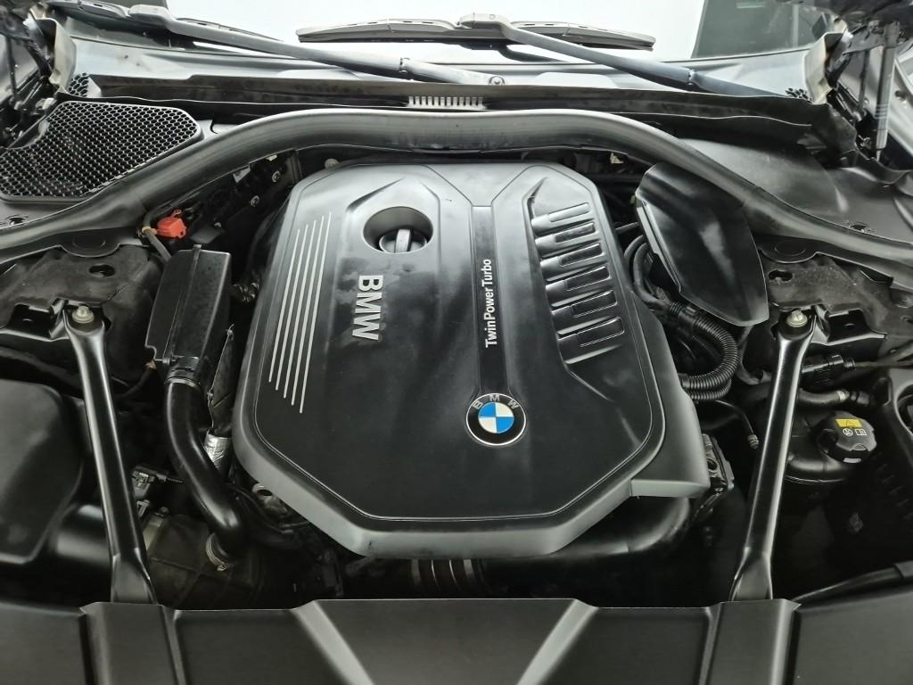 2016 BMW 7 SERIES (6Gen) 