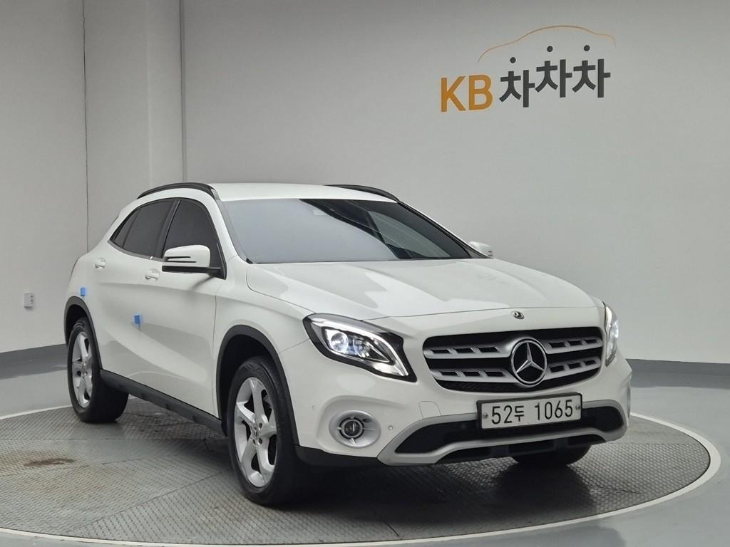 2019 BENZ GLA CLASS 