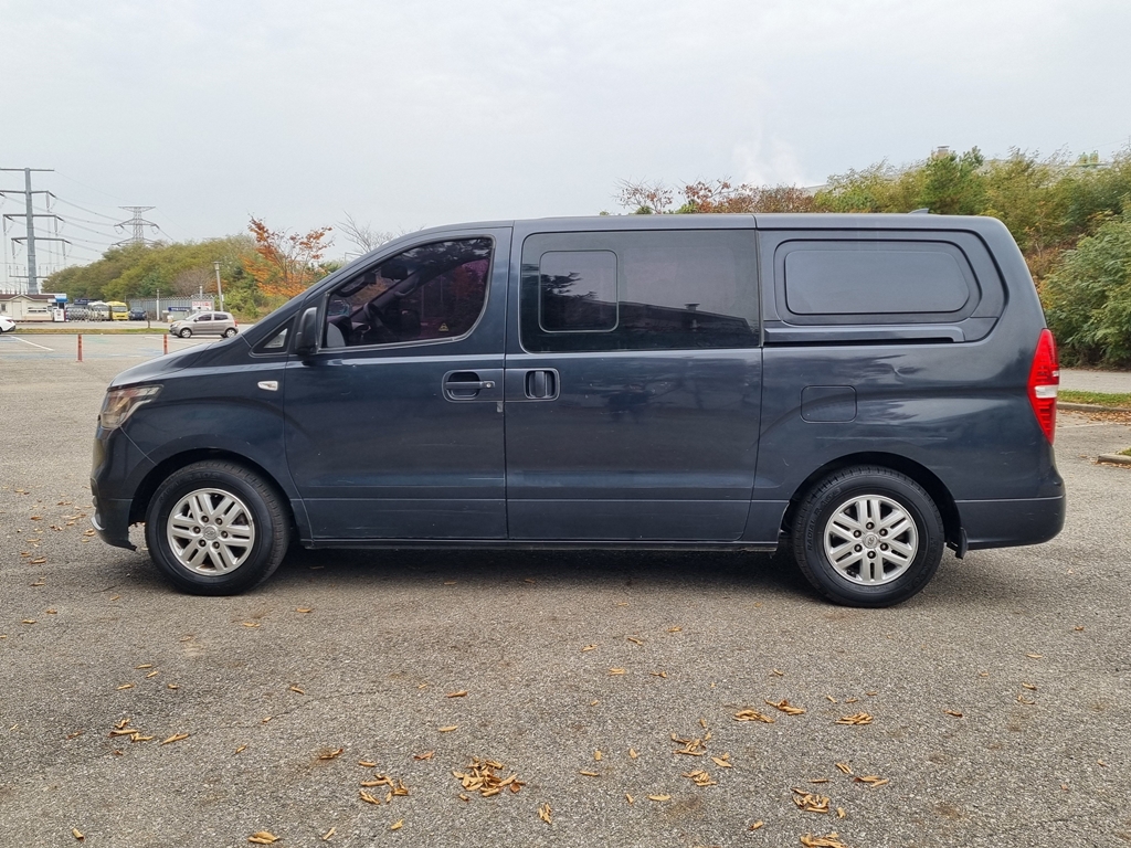 2019 HYUNDAI THE NEW GRAND STAREX 5seat Diesel Van Modern