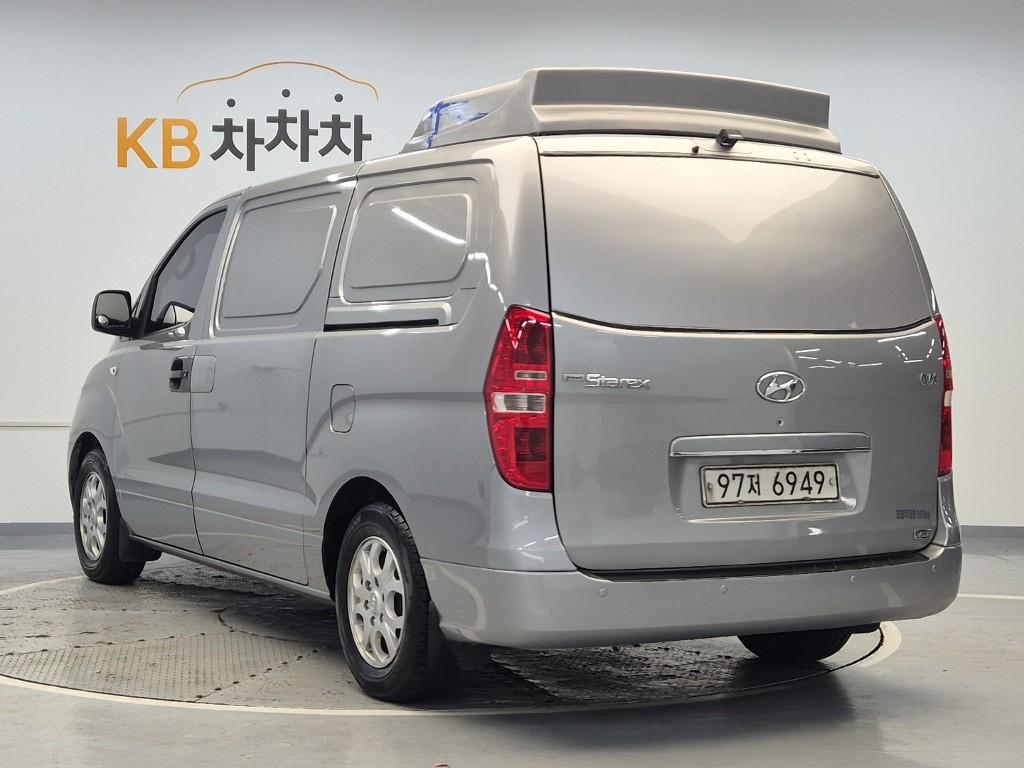 2011 HYUNDAI GRAND STAREX 
