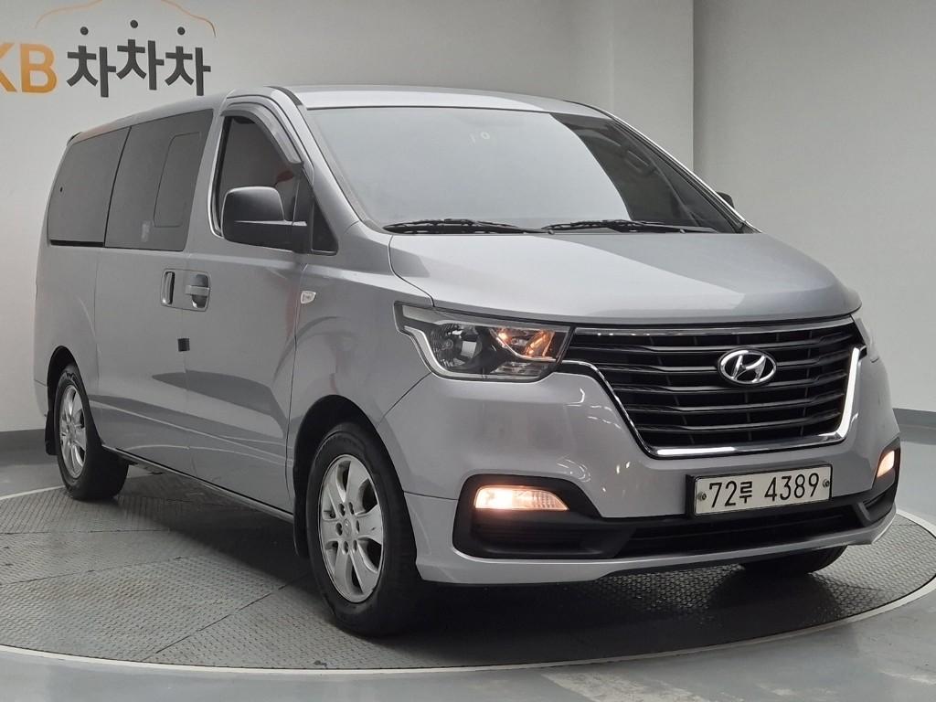 2018 HYUNDAI THE NEW GRAND STAREX 