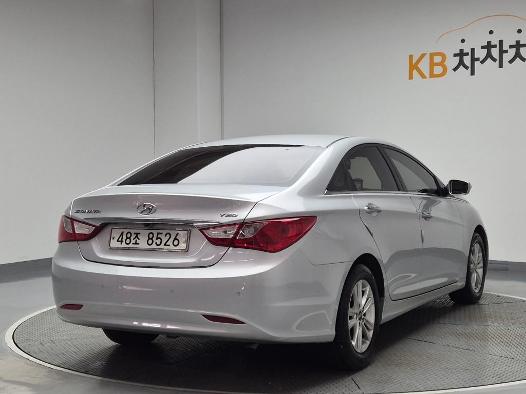 2010 HYUNDAI SONATA (YF) 