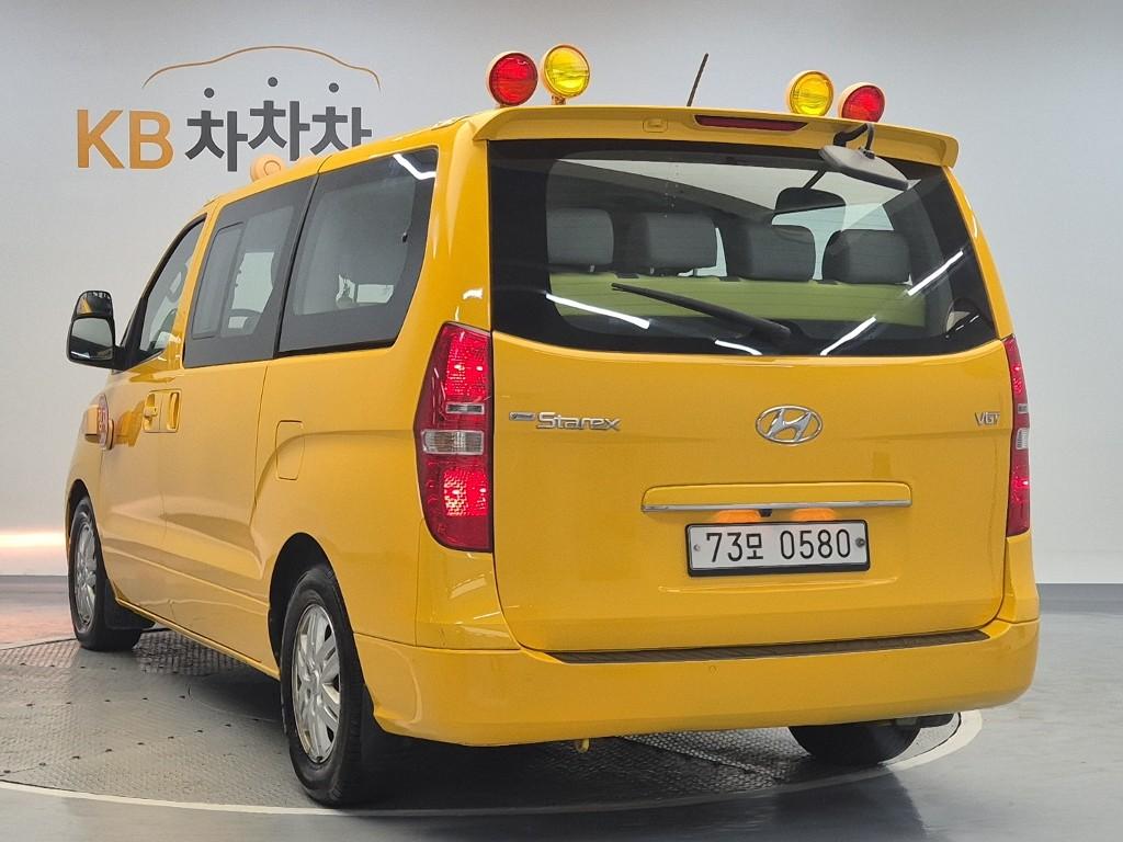 2018 HYUNDAI GRAND STAREX 