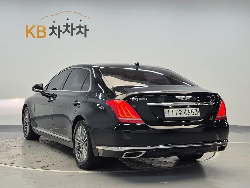 2017 GENESIS EQ900 