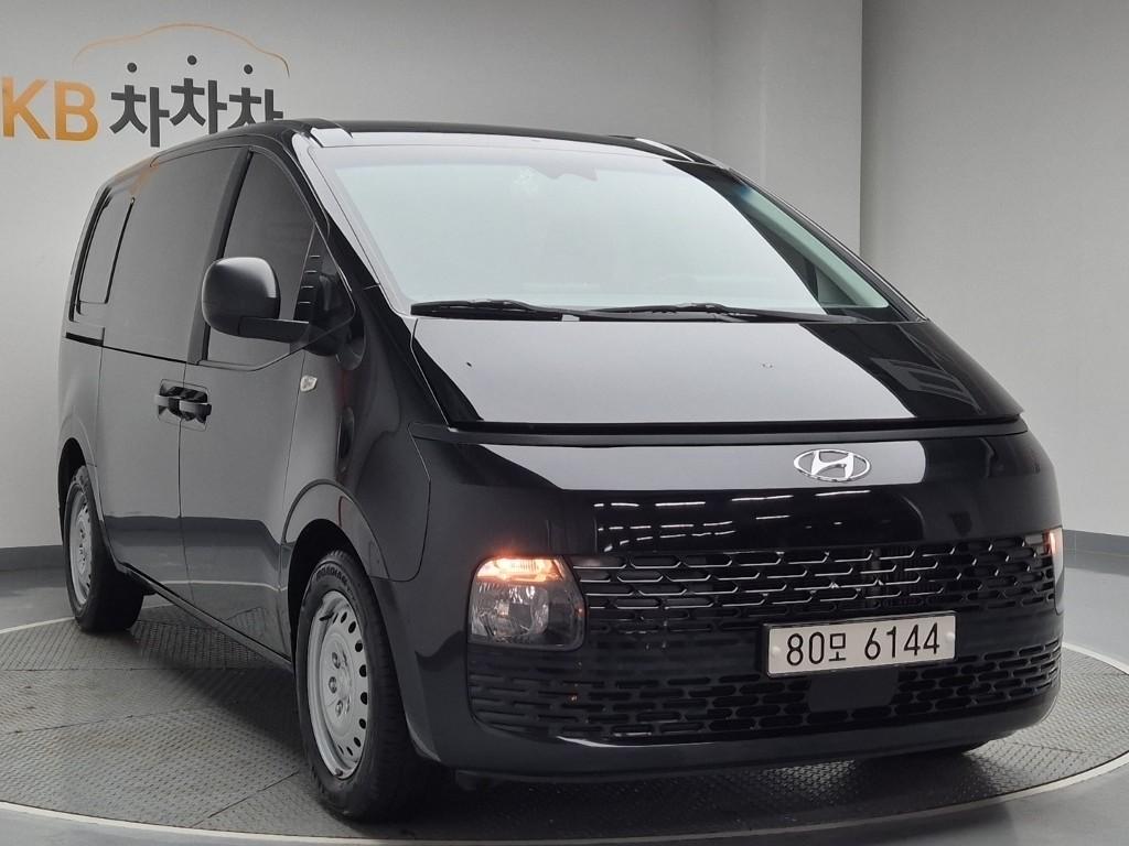 2022 HYUNDAI STARIA 