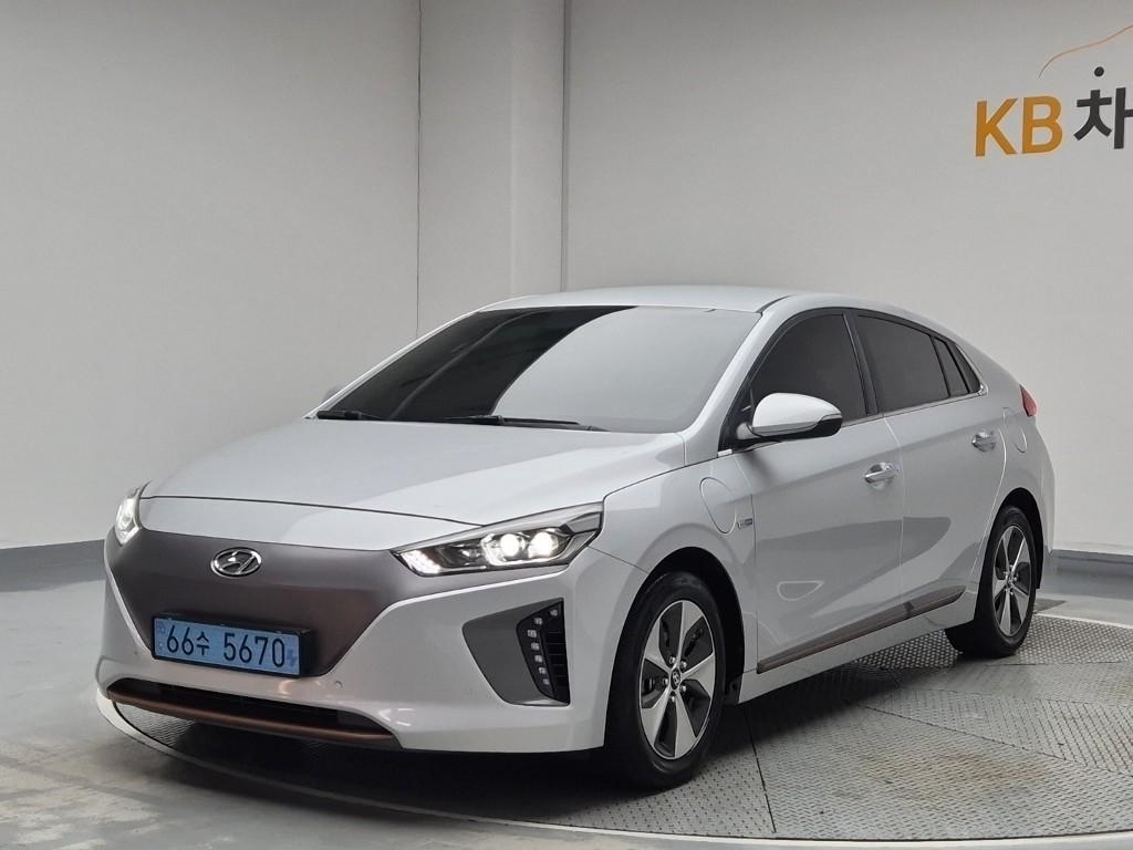 2017 HYUNDAI IONIQ Electric 