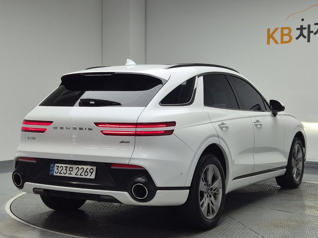 2024 GENESIS GV70 