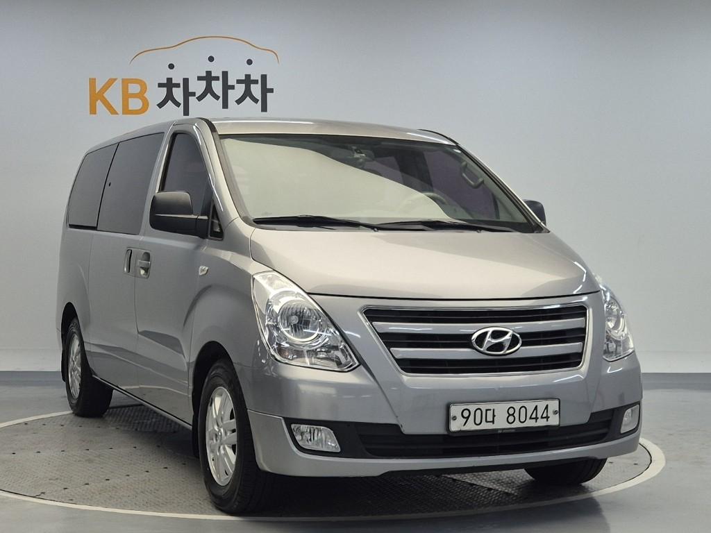 2017 HYUNDAI GRAND STAREX 