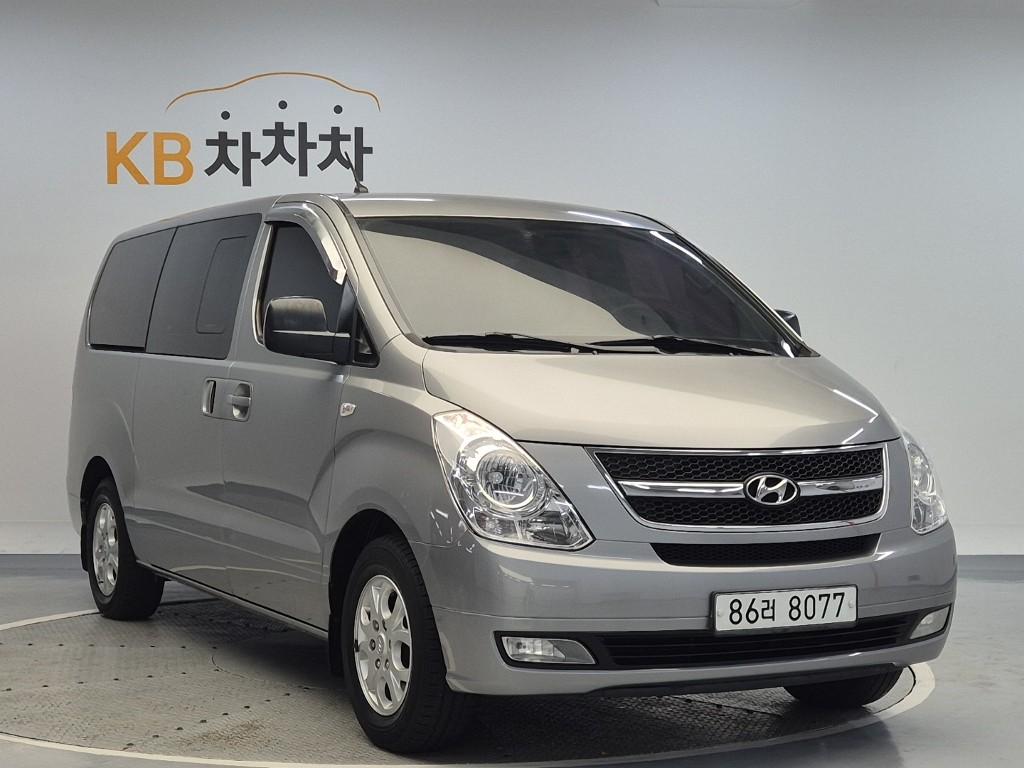 2011 HYUNDAI GRAND STAREX 