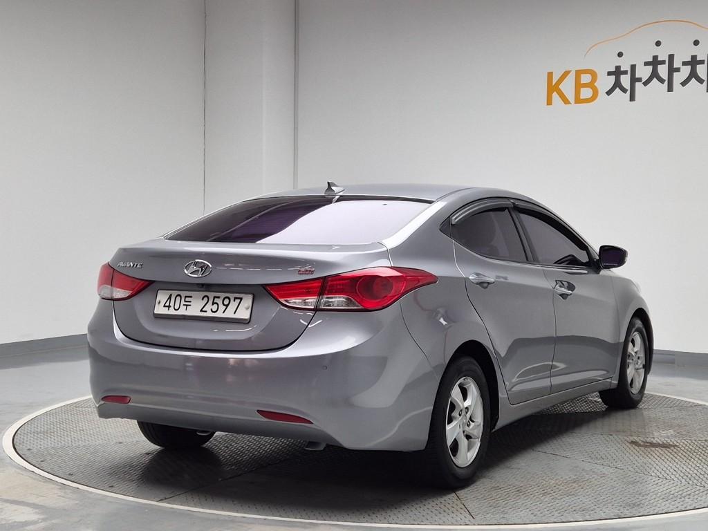 2013 HYUNDAI AVANTE MD 