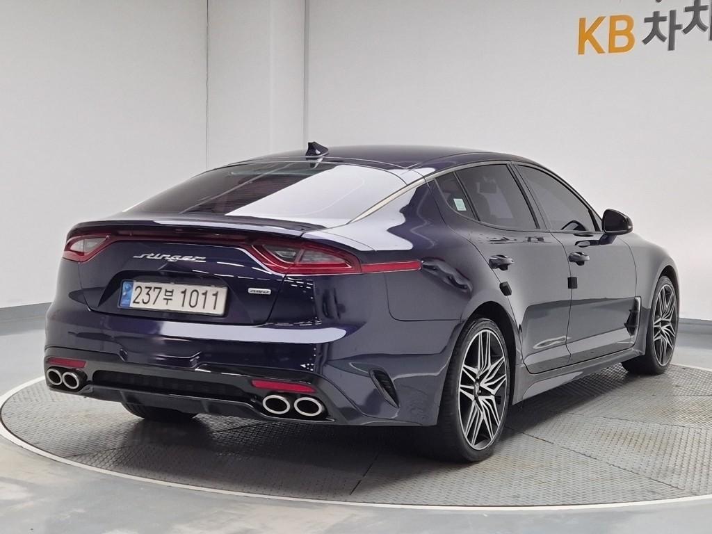 2019 KIA STINGER 