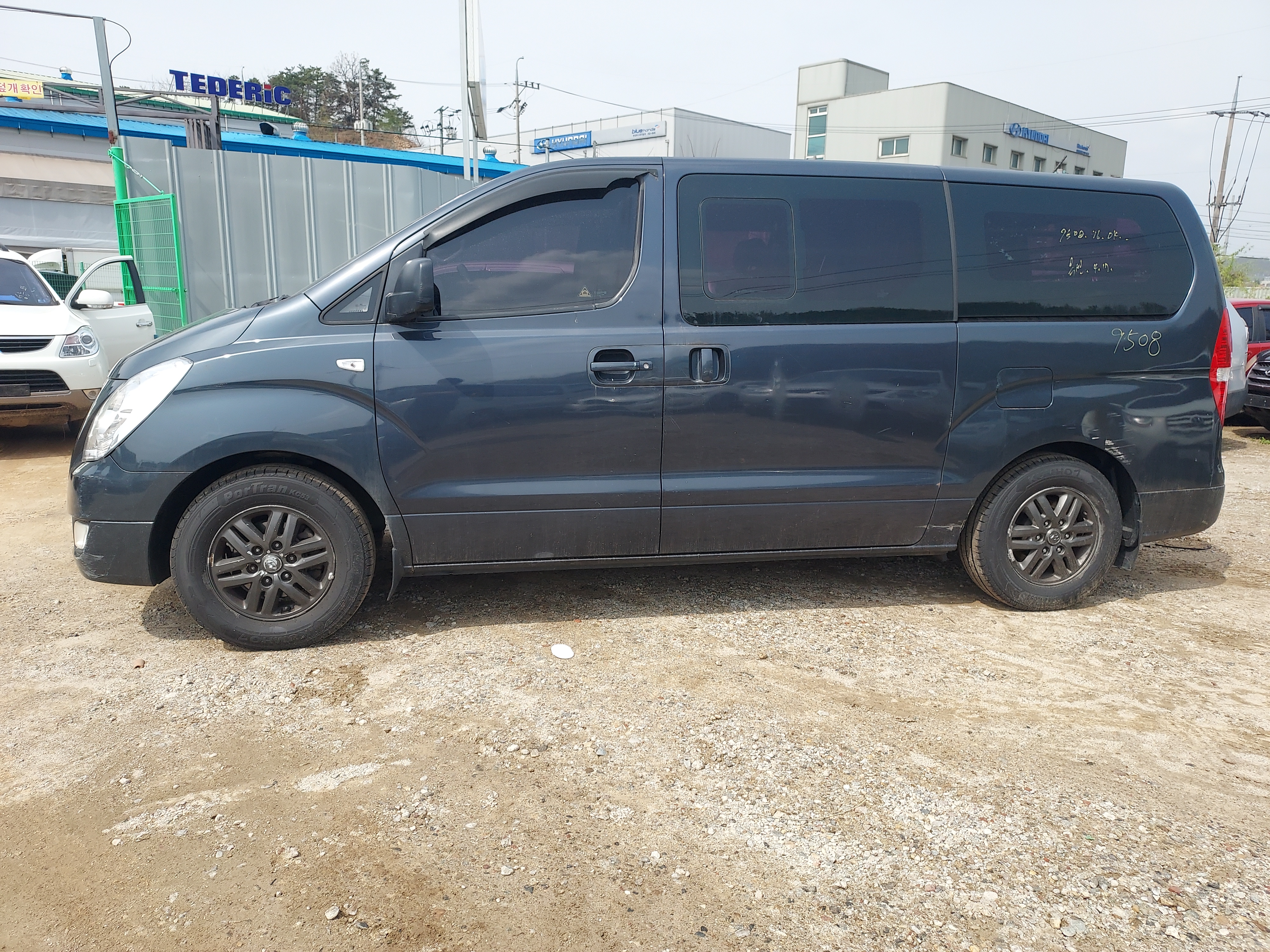 2016 Hyundai Grand Starex