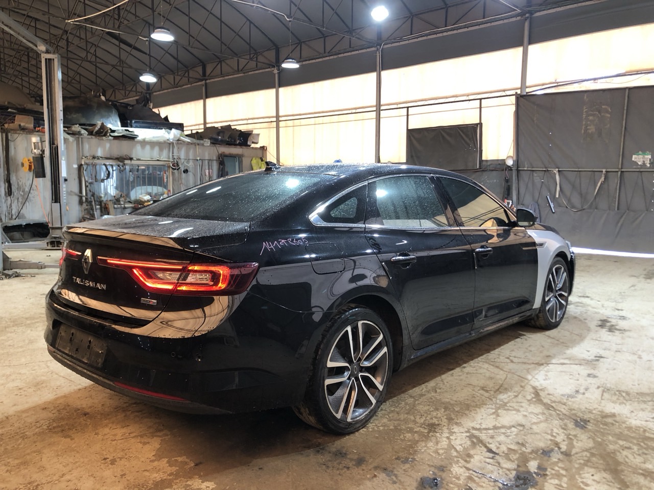 2016 Renault The New SM6