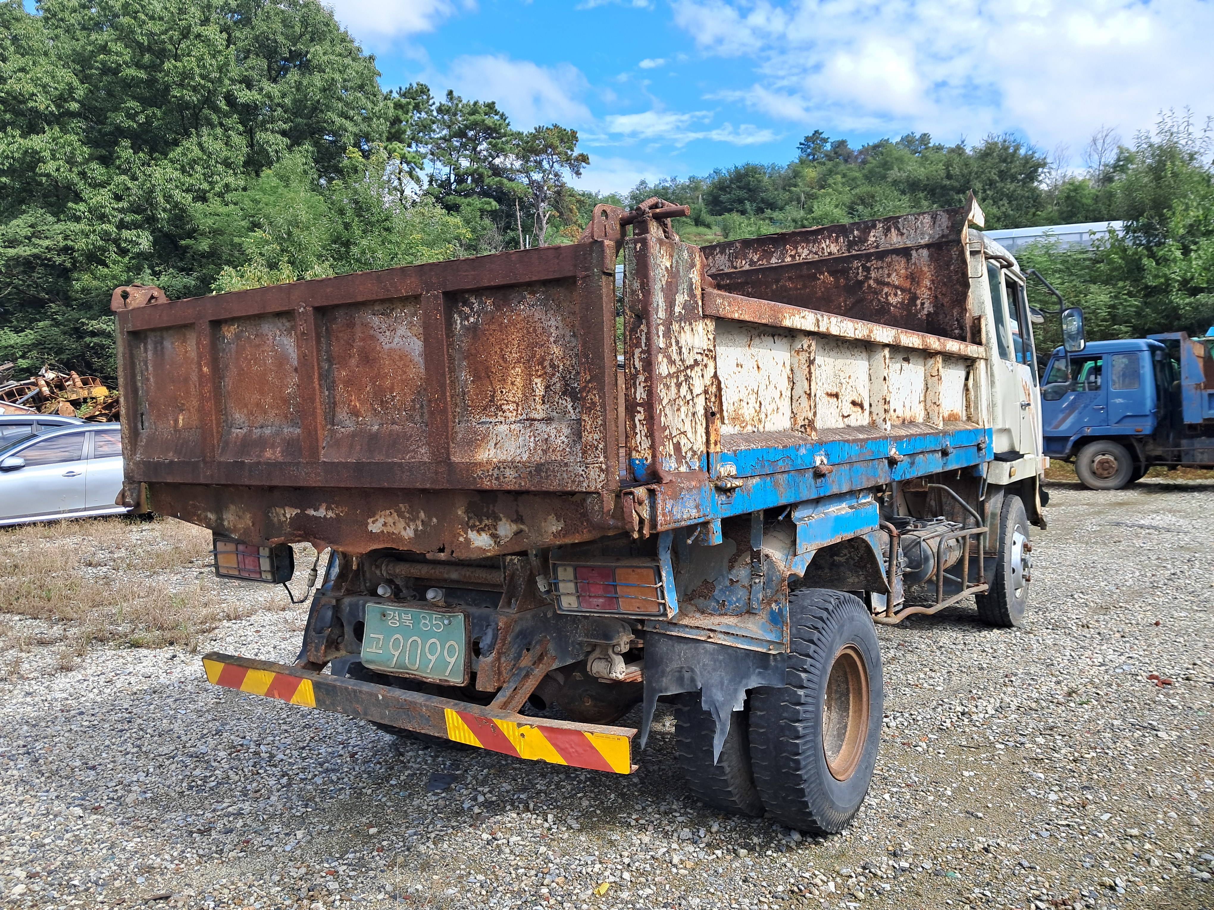1997 Hyundai 5ton dump truck