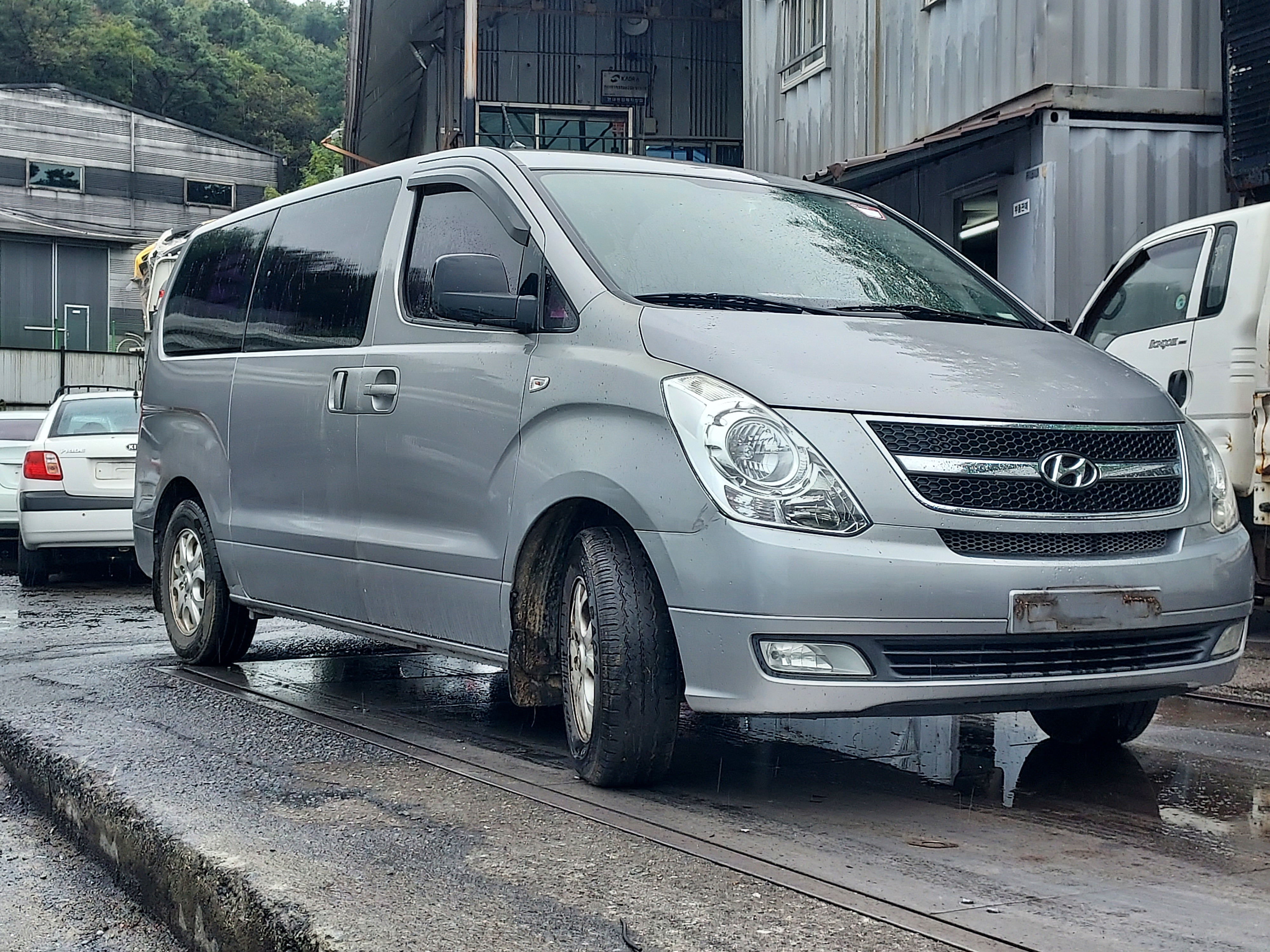 2012 Hyundai Grand Starex