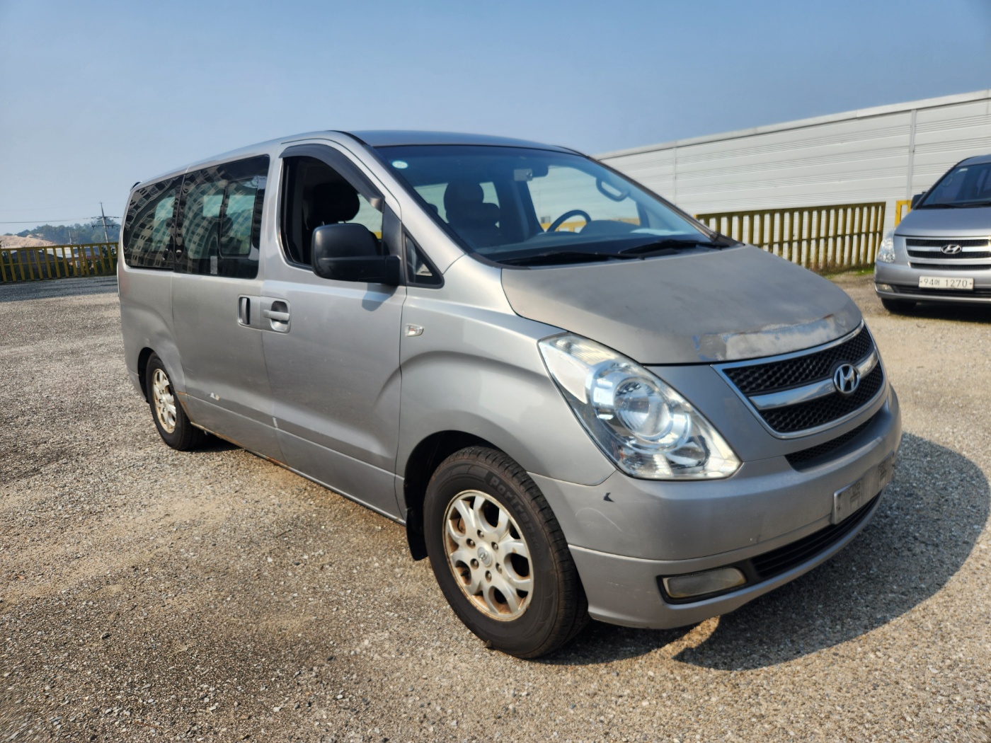 2011 Hyundai Grand Starex