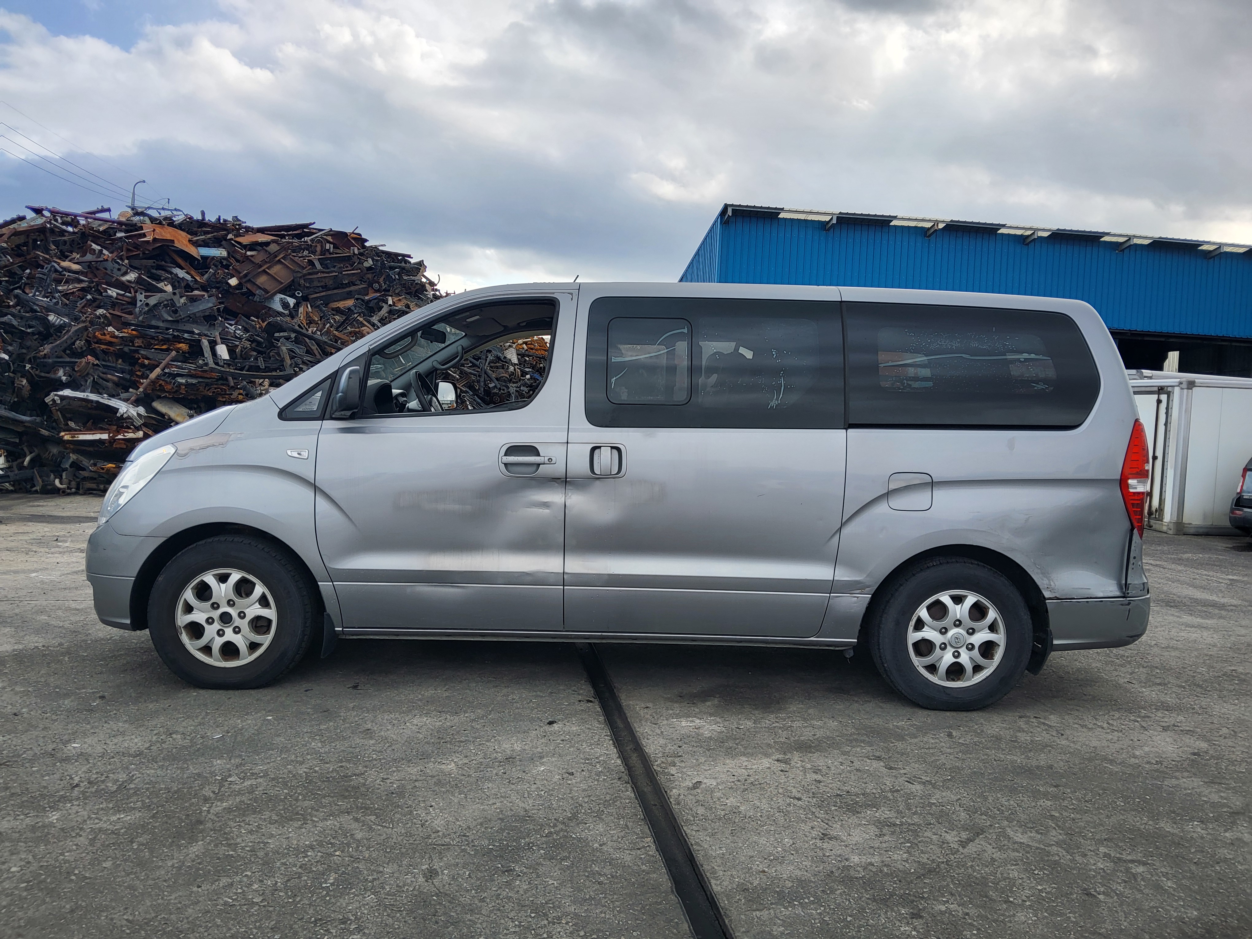 2011 Hyundai Grand Starex