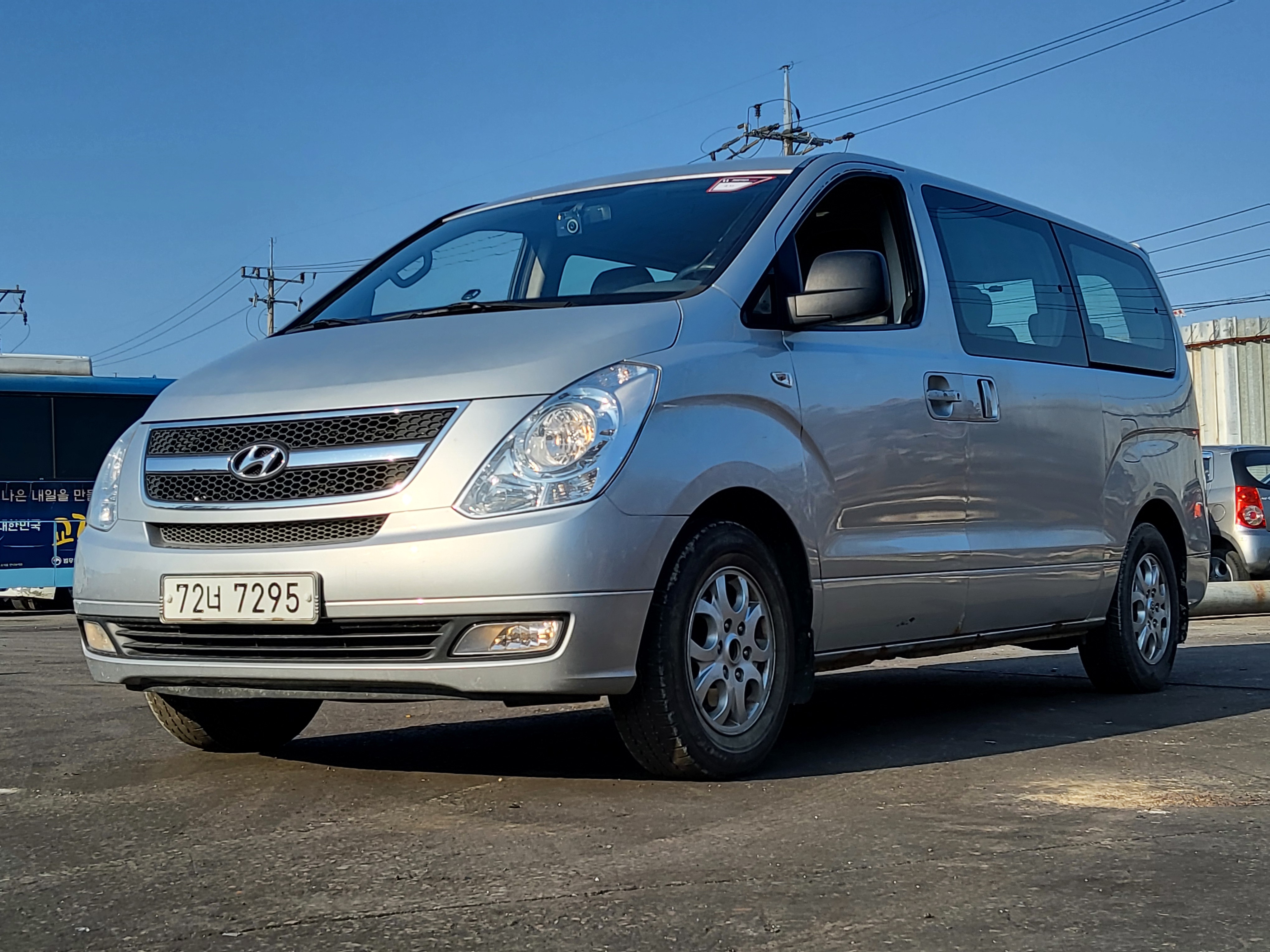 2010 Hyundai Grand Starex