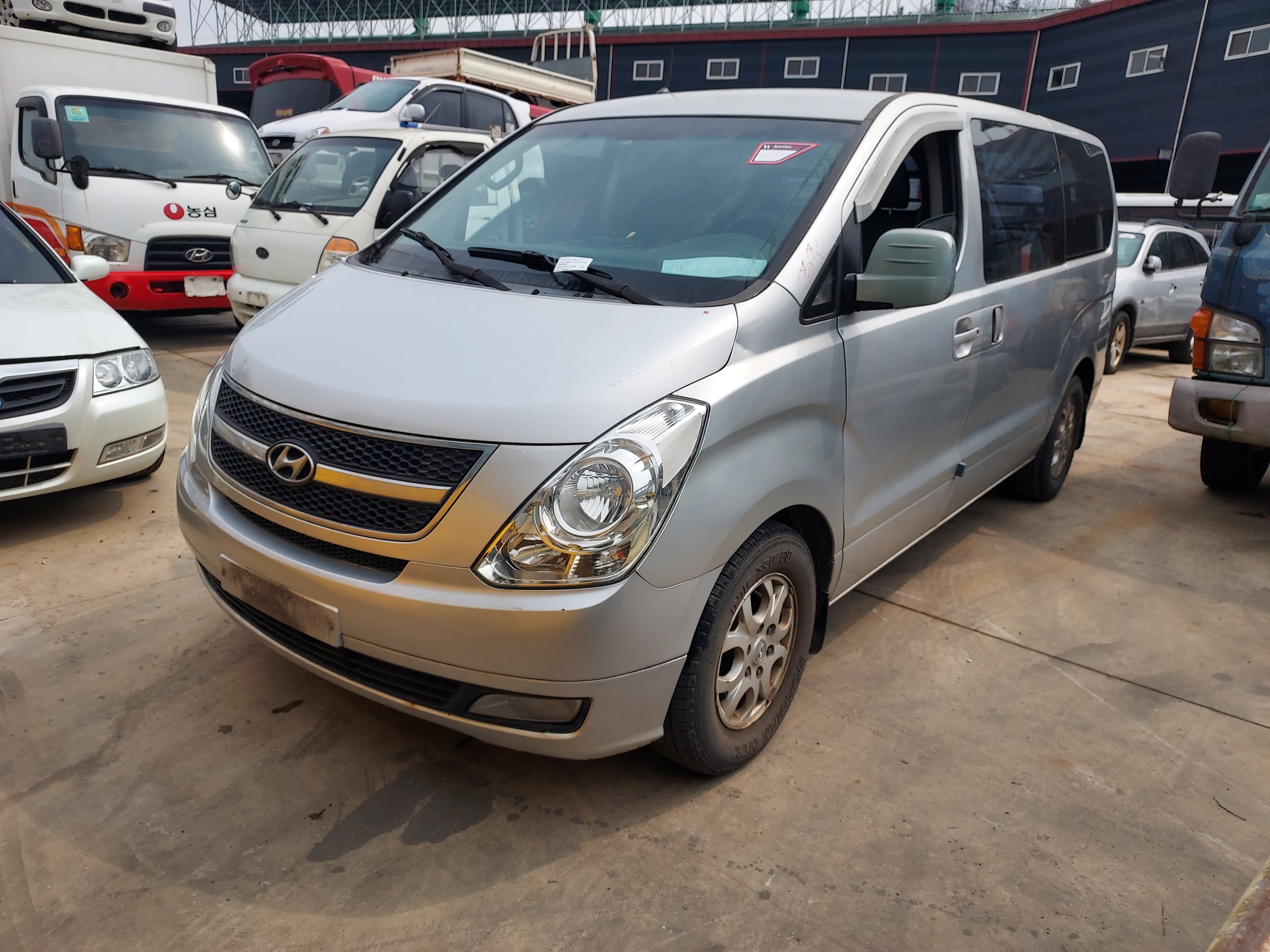 2009 Hyundai Grand Starex
