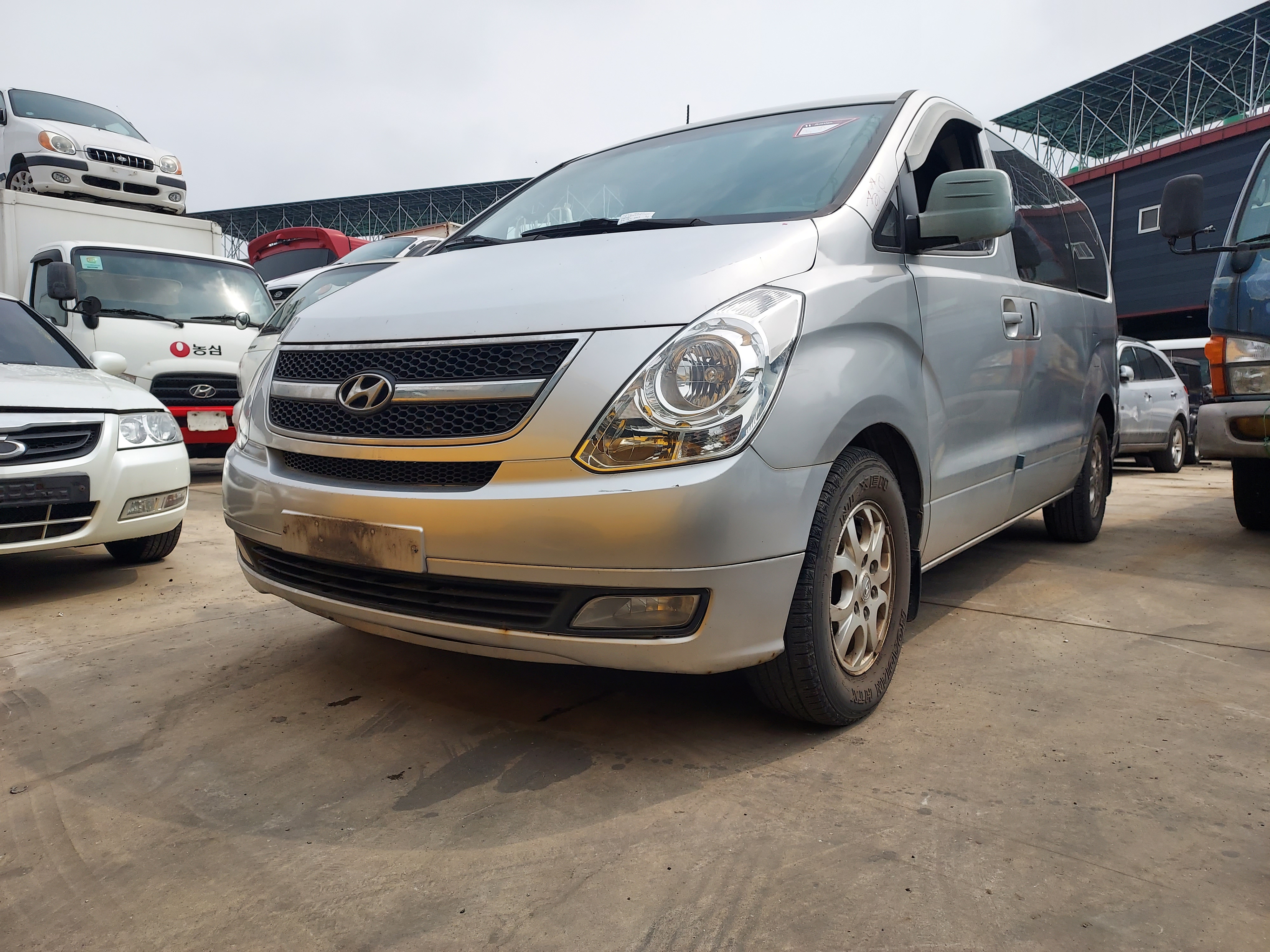 2009 Hyundai Grand Starex