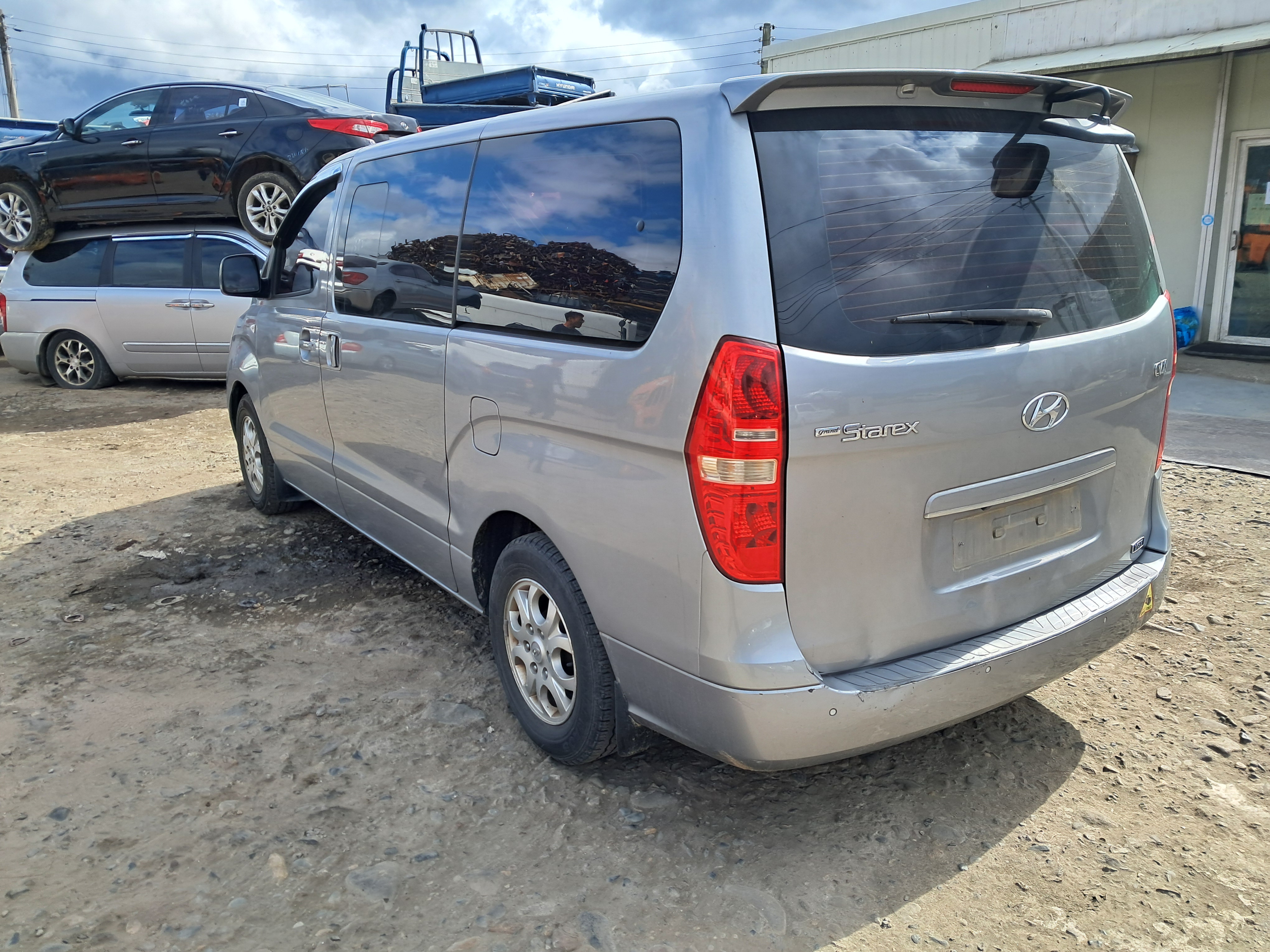 2012 Hyundai Grand Starex