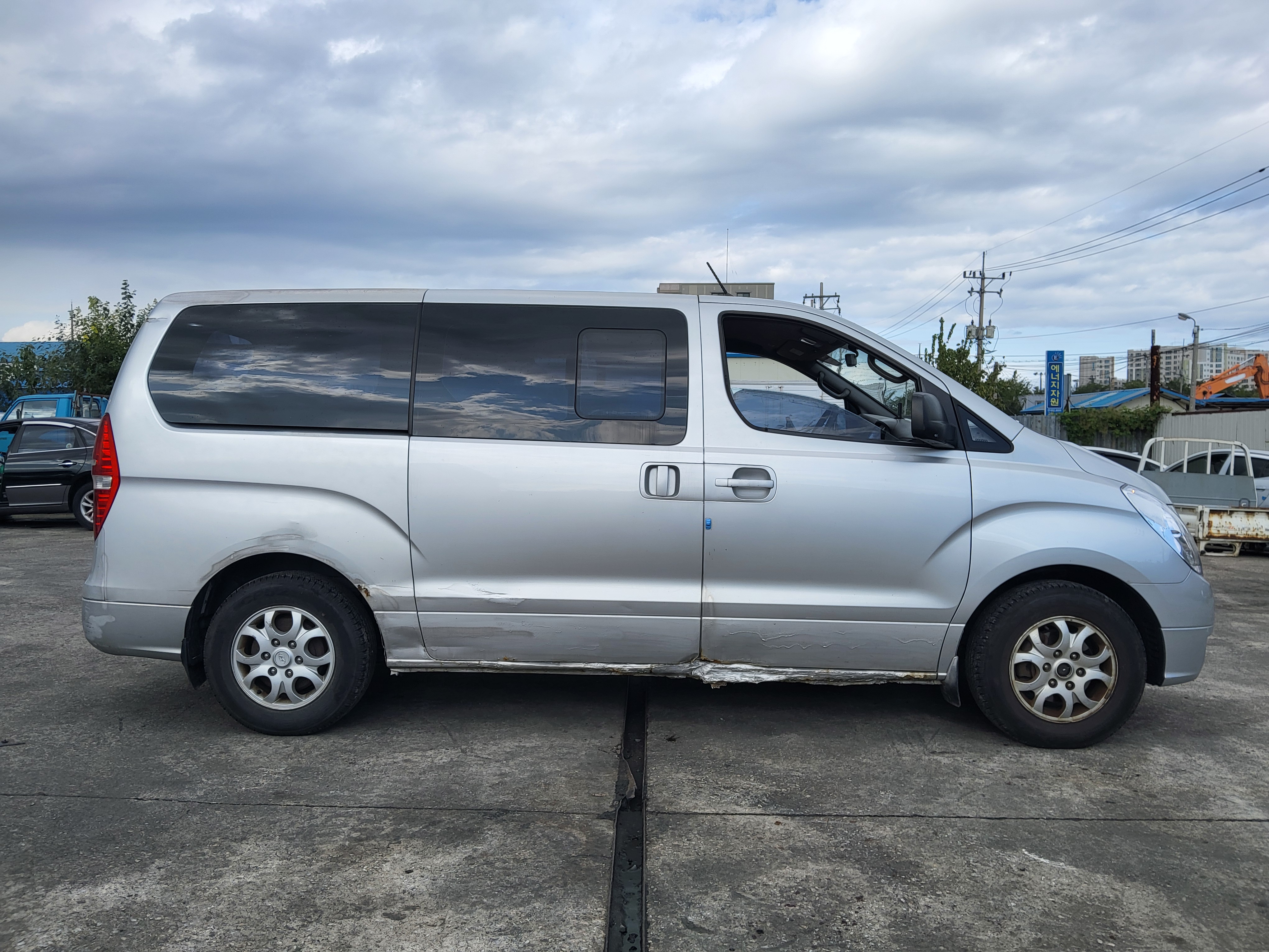 2009 Hyundai Grand Starex