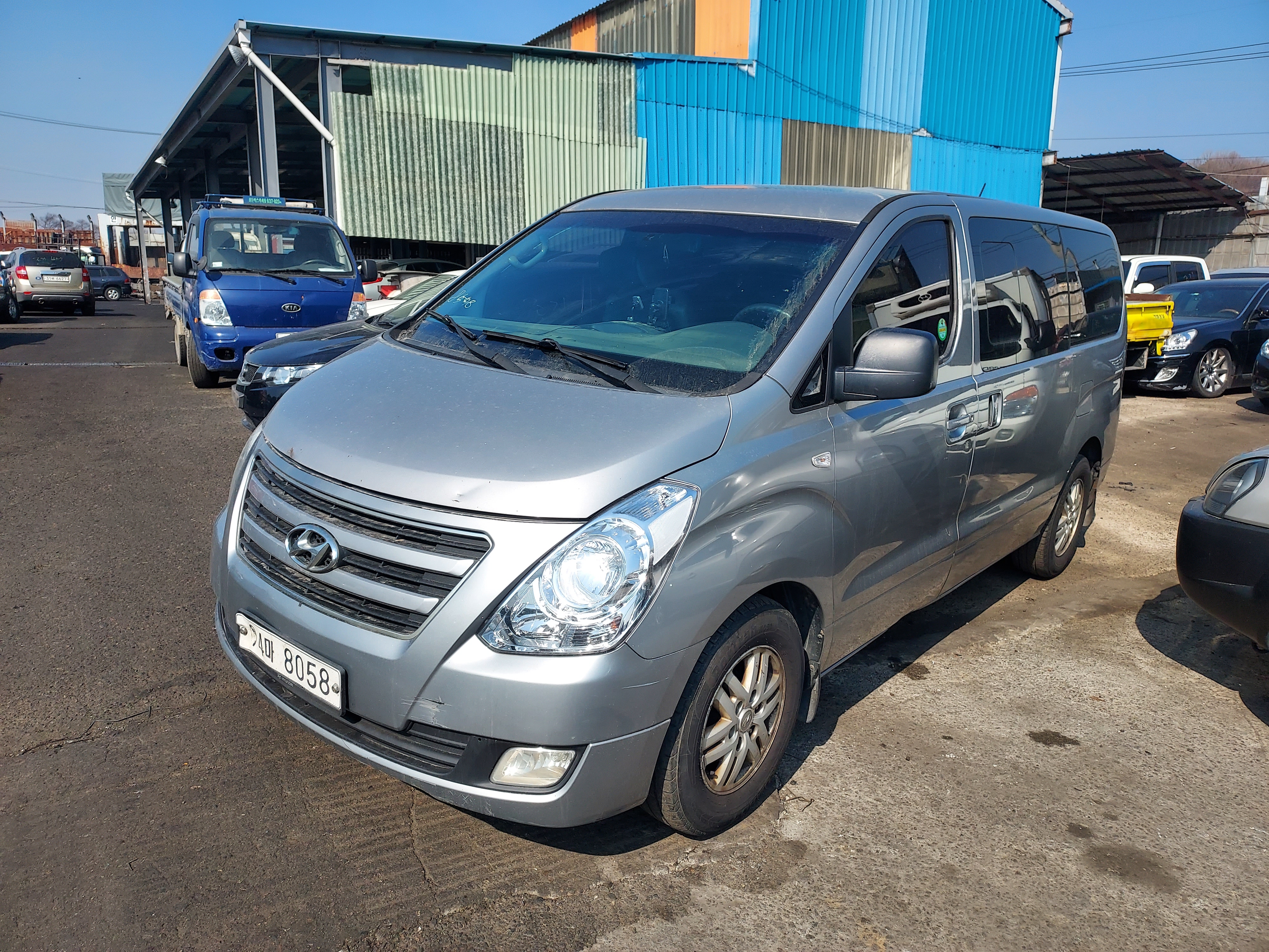 2017 Hyundai Grand Starex
