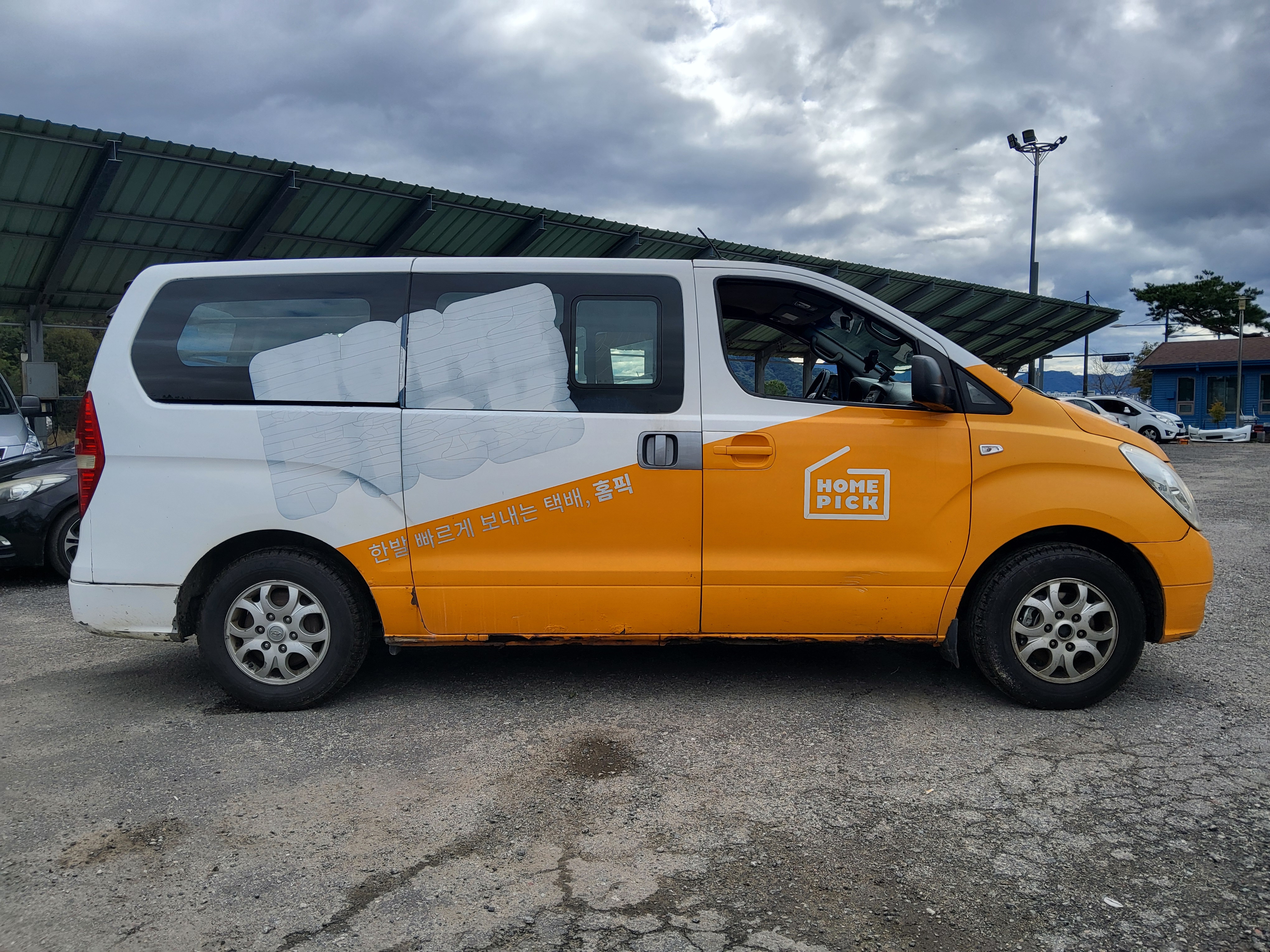 2011 Hyundai Grand Starex