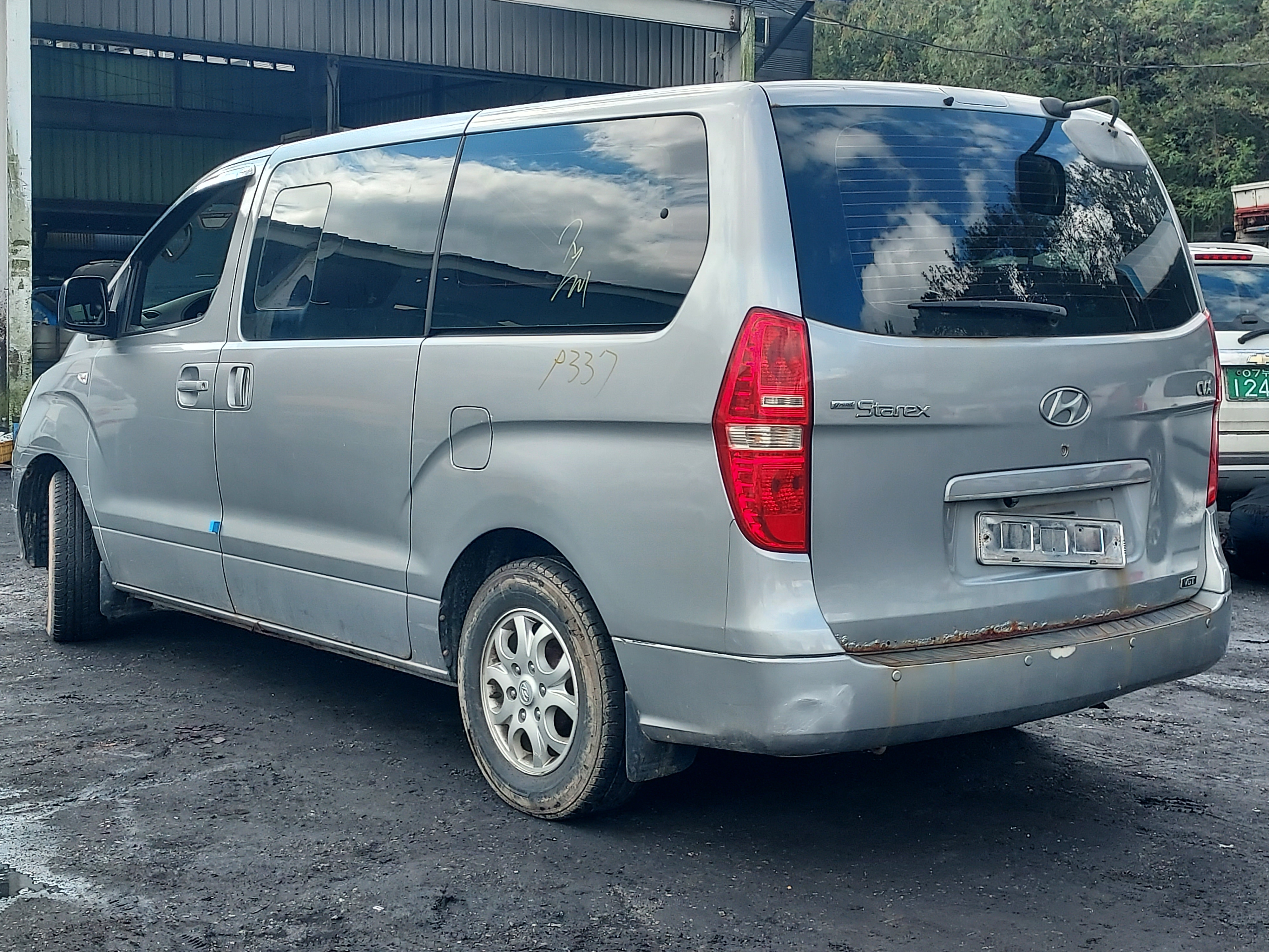 2011 Hyundai Grand Starex