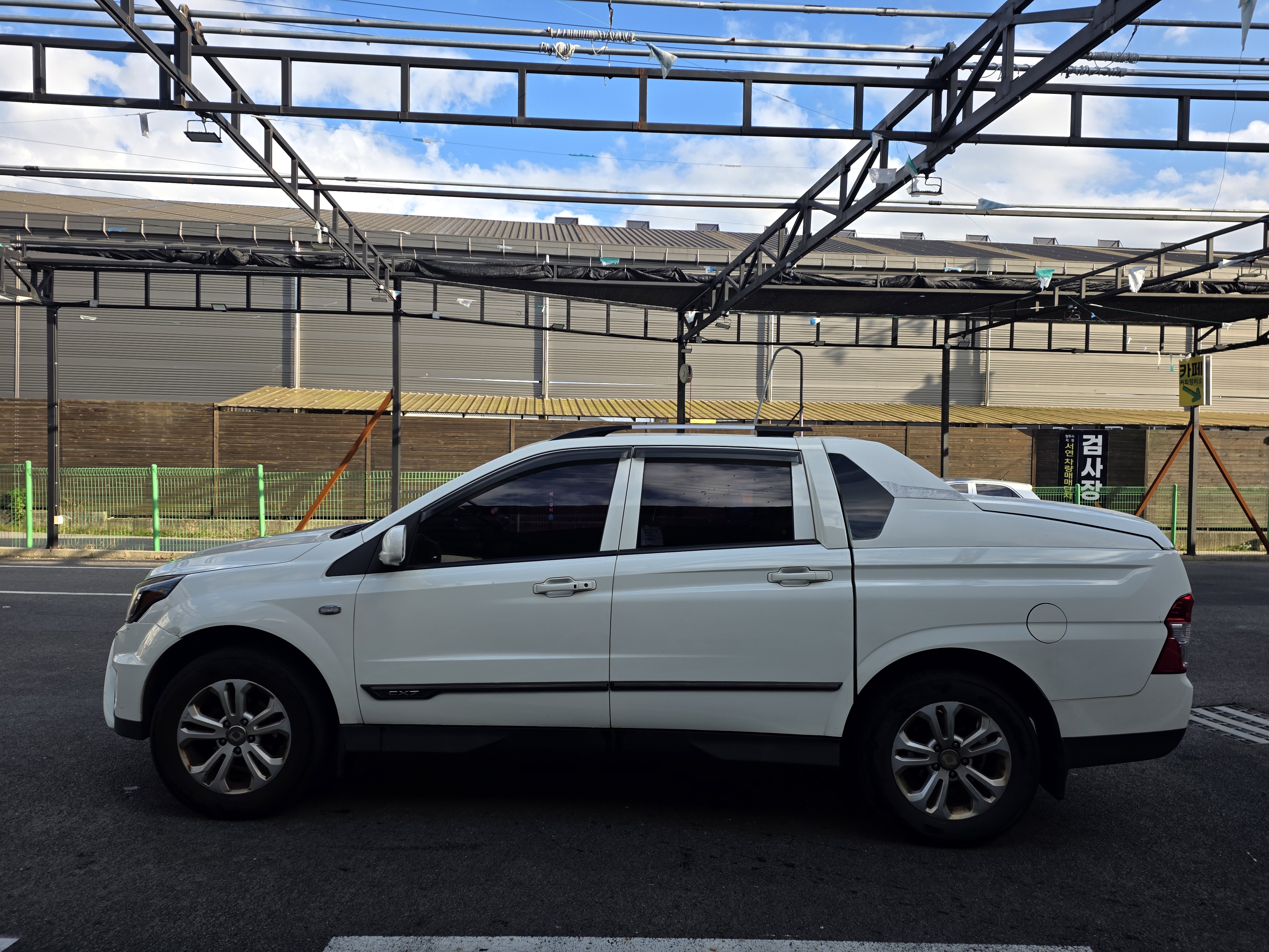 2017 KGM (Ssangyong) The New Korando Sports