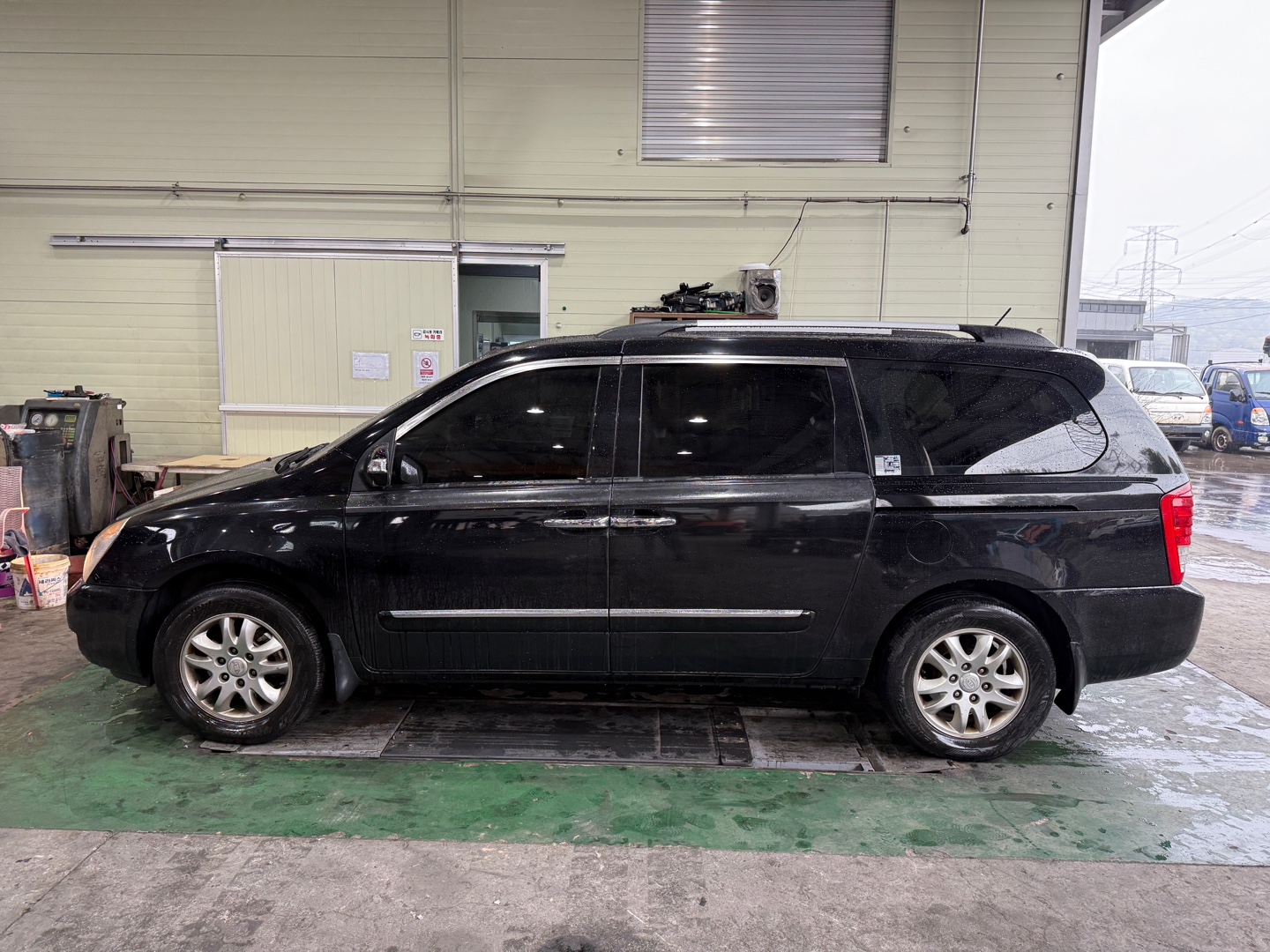 2011 Kia Carnival R