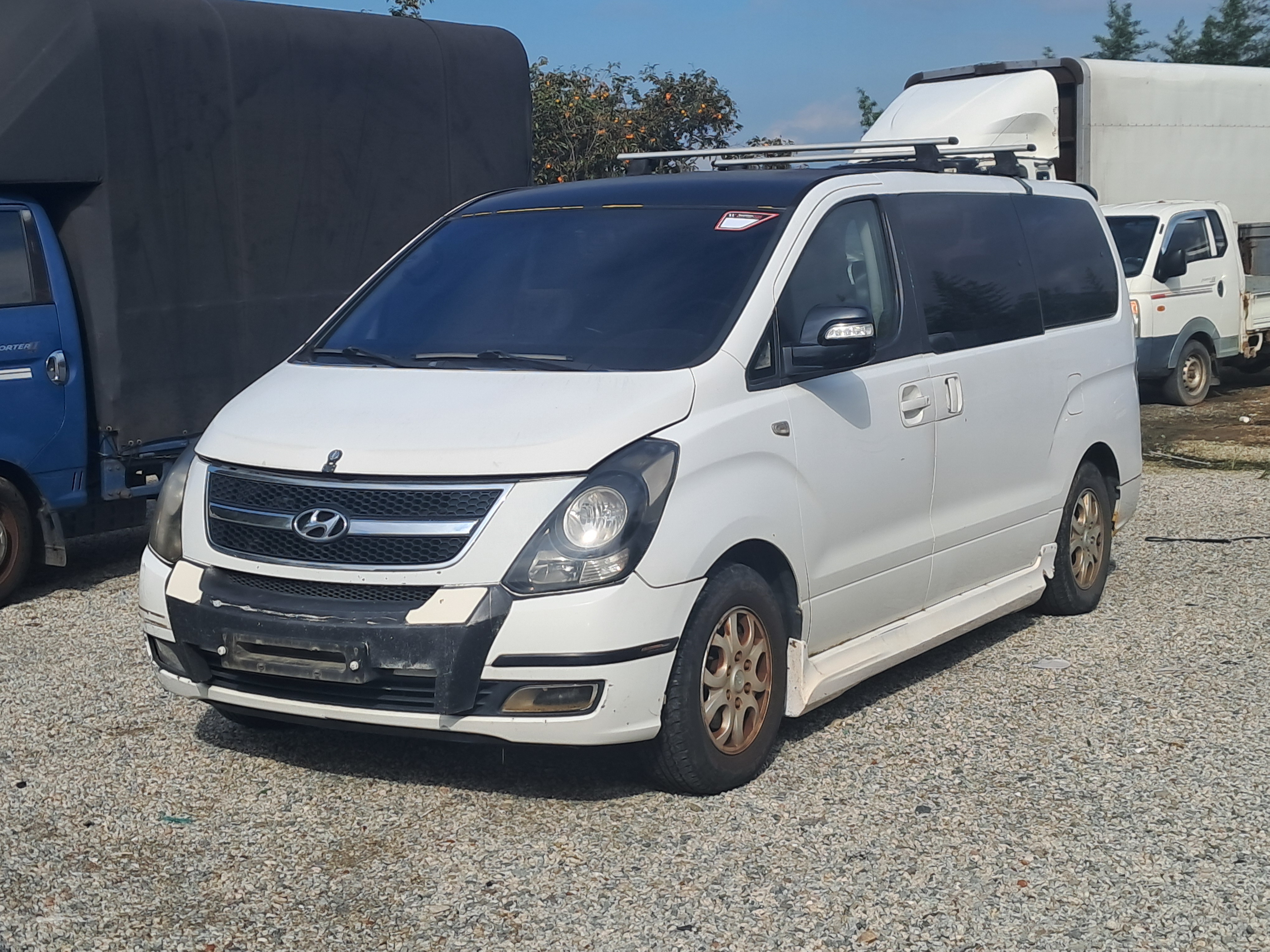 2012 Hyundai Grand Starex
